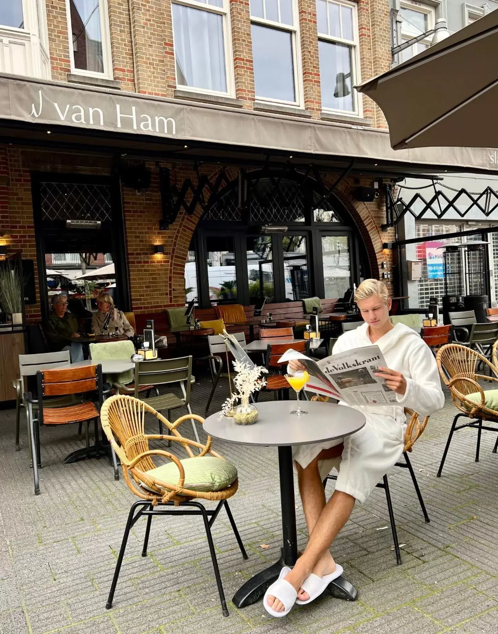 Restaurant/Places to Eat in Boutique Nouveau Van Ham