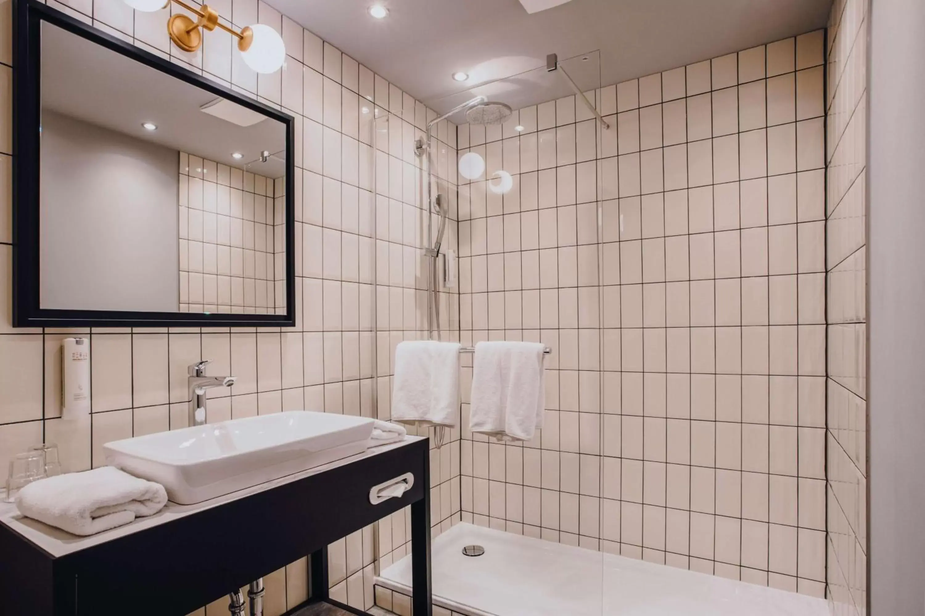 Bathroom in Hotel Berlin, Berlin, a member of Radisson Individuals