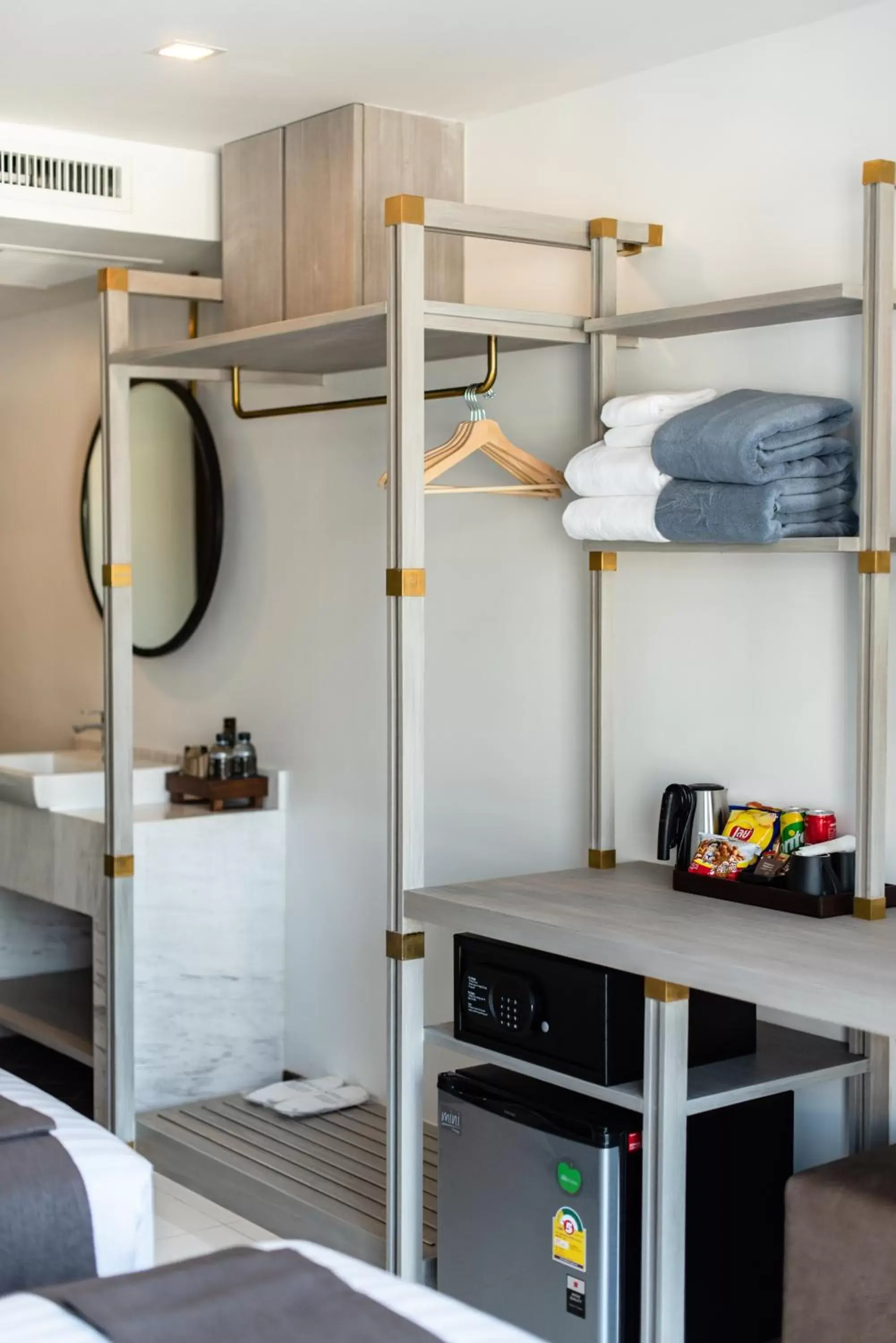 wardrobe, Bed in Blackwoods Hotel Pattaya - SHA Extra Plus wardrobe, Bed in Blackwoods Hotel Pattaya - SHA Extra Plus