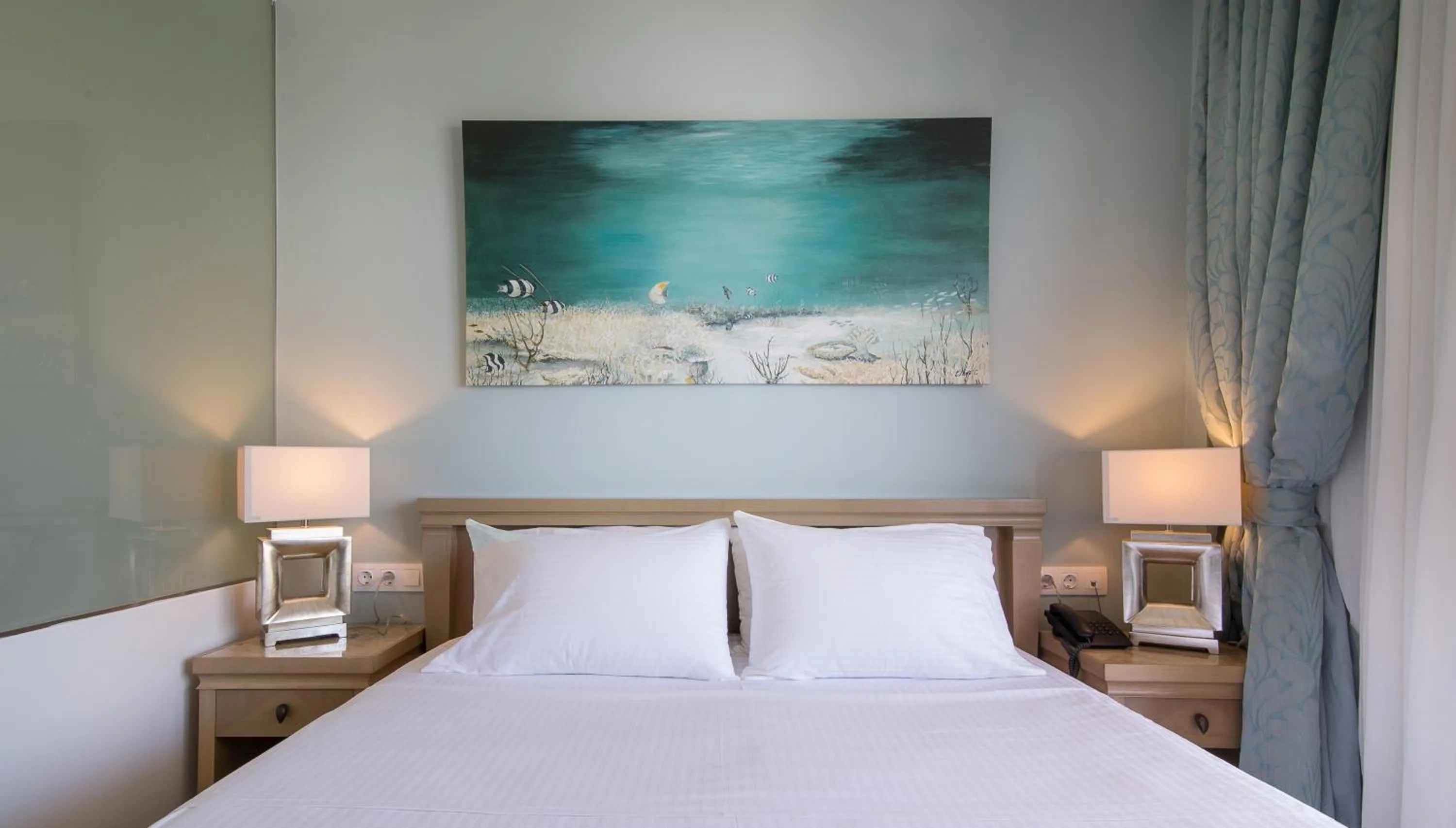 Bedroom in Flegra Palace