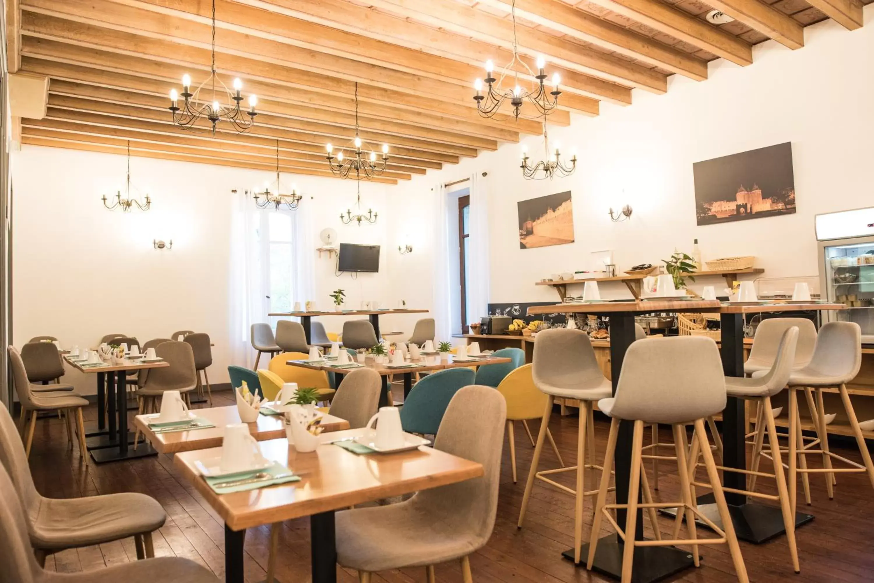 Buffet breakfast in Cerise Carcassonne Sud Buffet breakfast in Cerise Carcassonne Sud