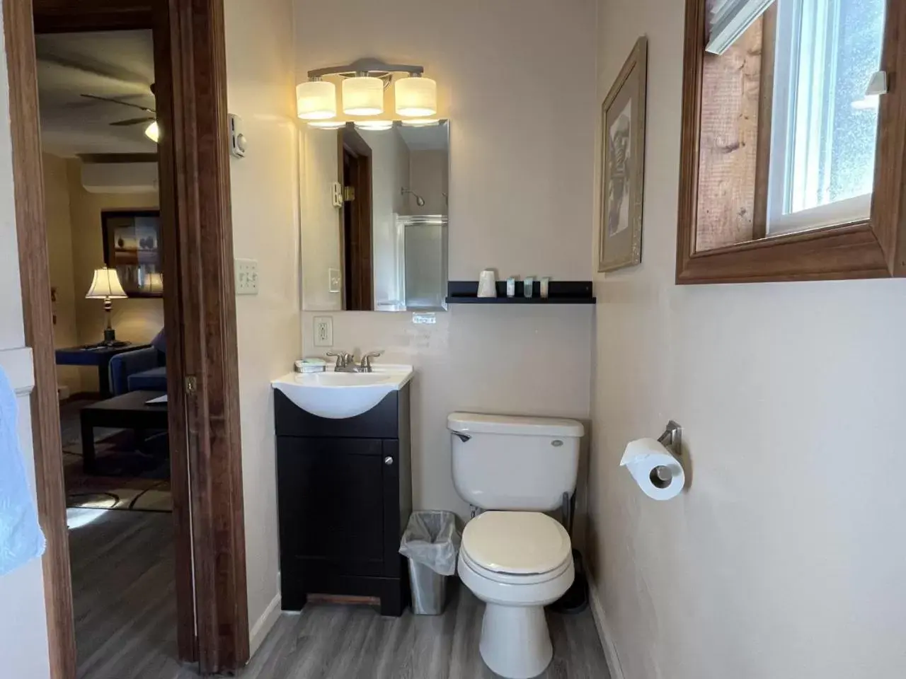 Bathroom in Woodfield Manor - A Sundance Vacations Property