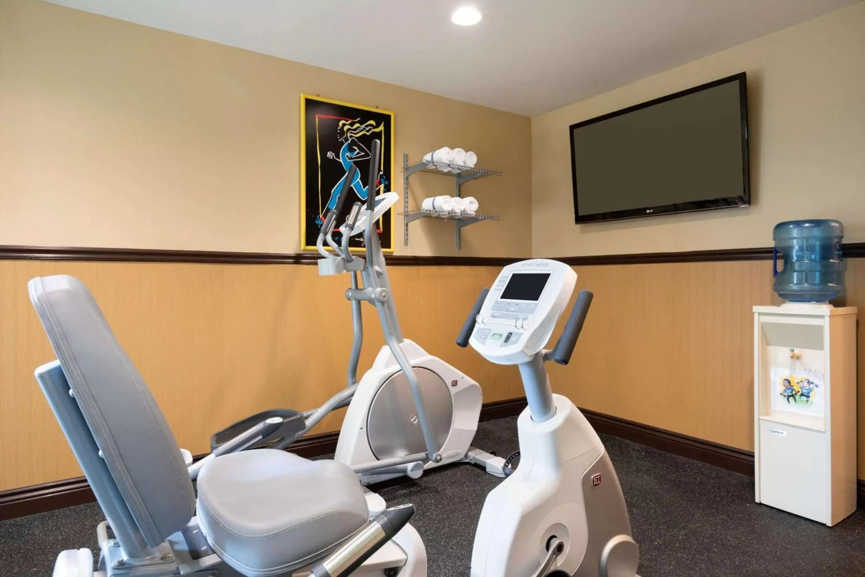 Fitness centre/facilities, Fitness Center/Facilities in Days Inn by Wyndham Renfrew Conference Centre