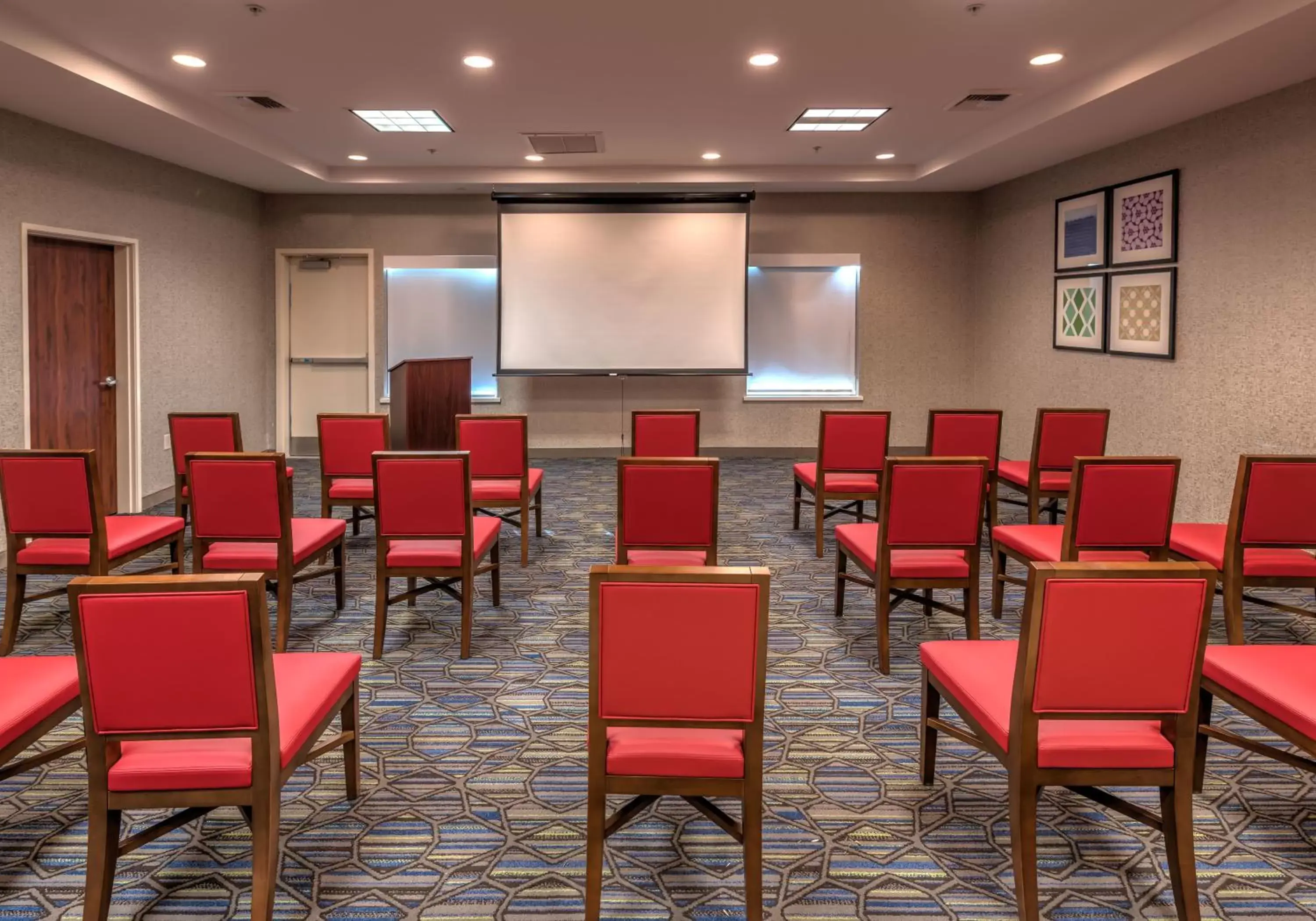 Meeting/conference room in Holiday Inn Express Hotel & Suites Minden, an IHG Hotel