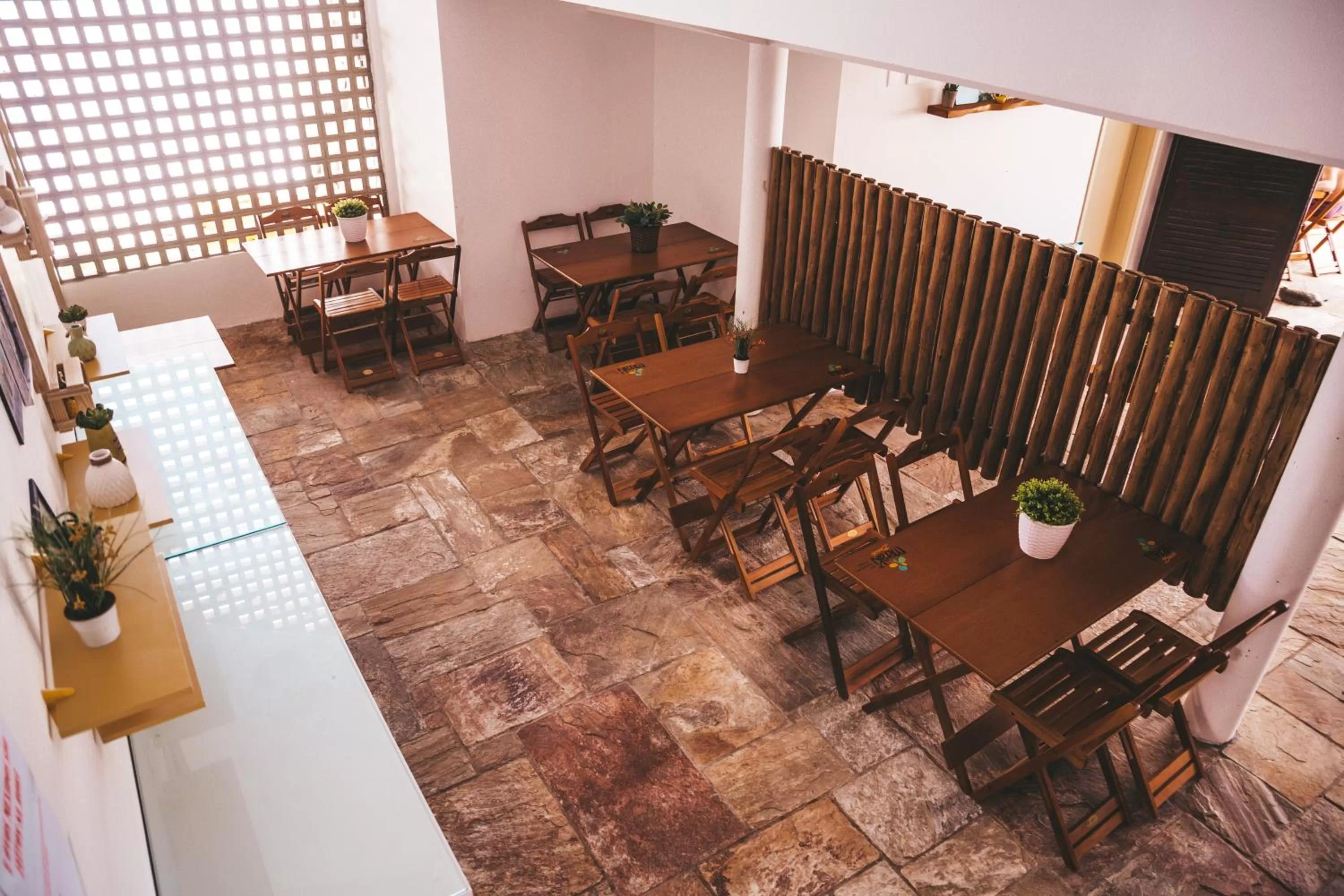 Seating area, Restaurant/Places to Eat in Pousada Meraki Beach
