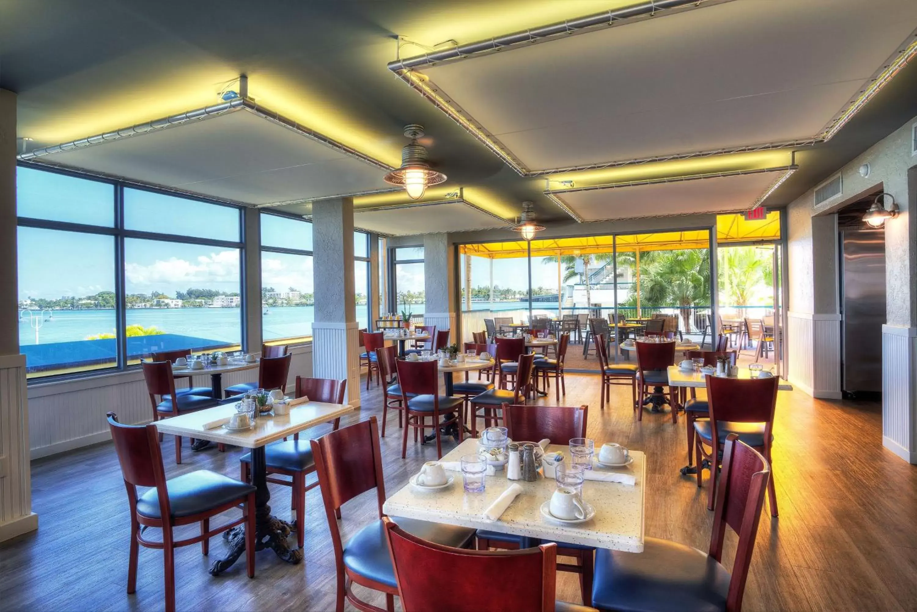 Restaurant/Places to Eat in Best Western On The Bay Inn & Marina
