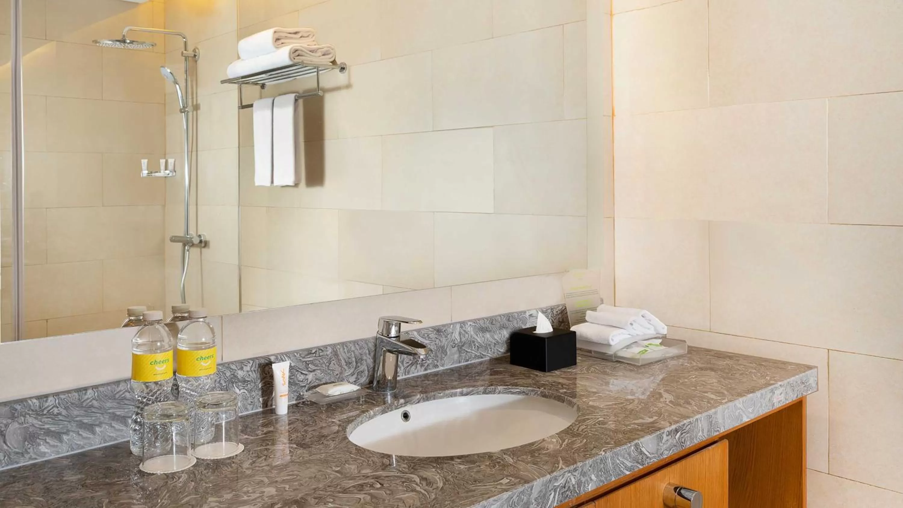 Bedroom in Holiday Inn & Suites Jakarta Gajah Mada by IHG