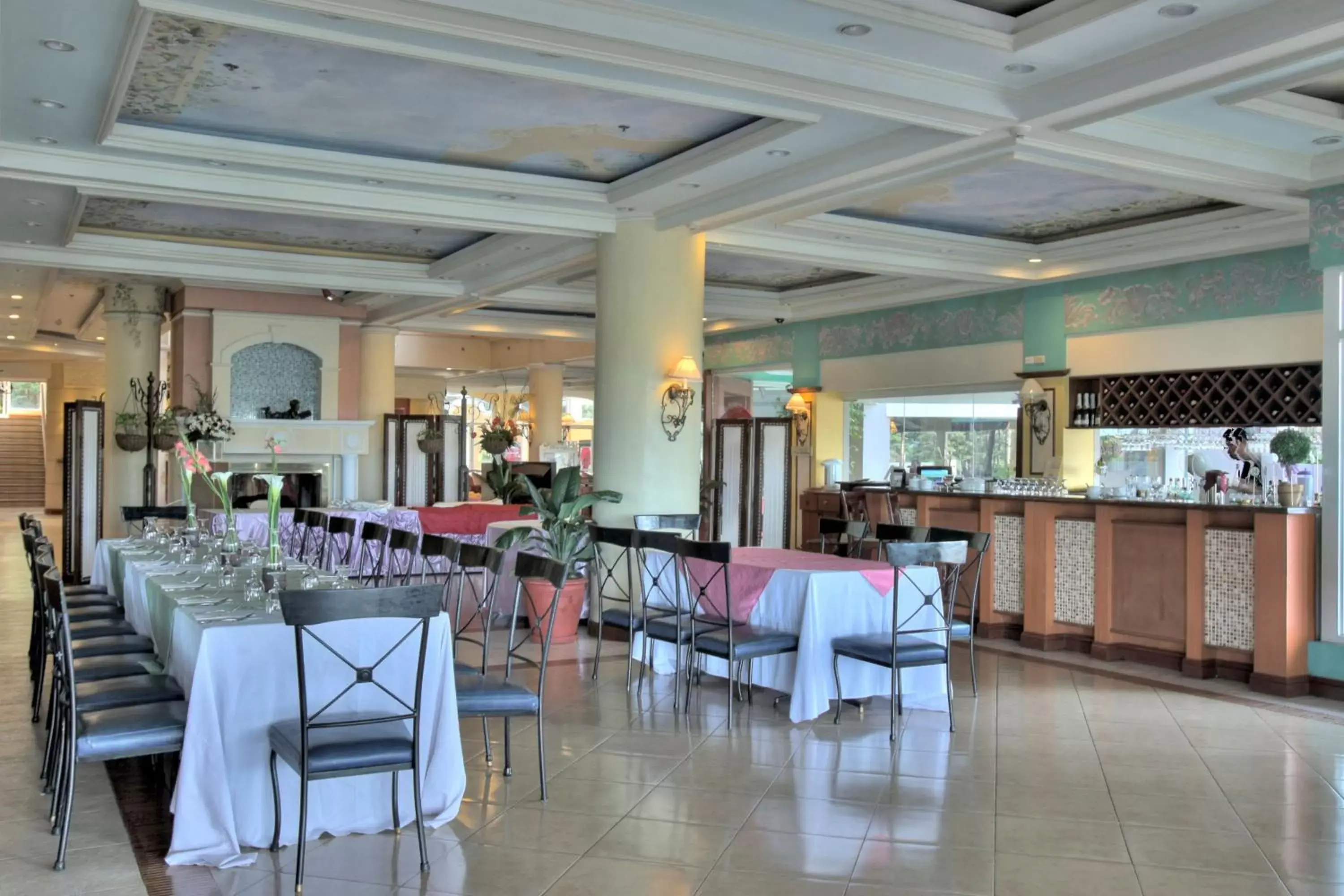 Restaurant/Places to Eat in Hotel Elizabeth - Baguio