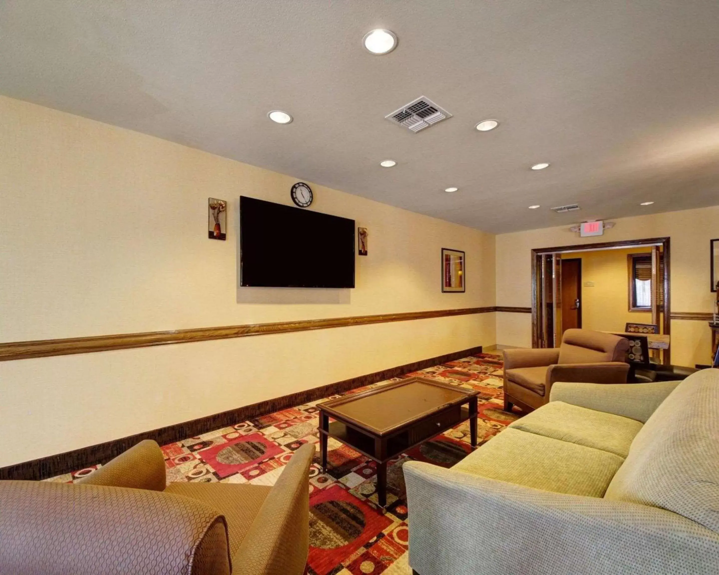 Restaurant/places to eat, Seating Area in Comfort Inn & Suites Donna near I-2