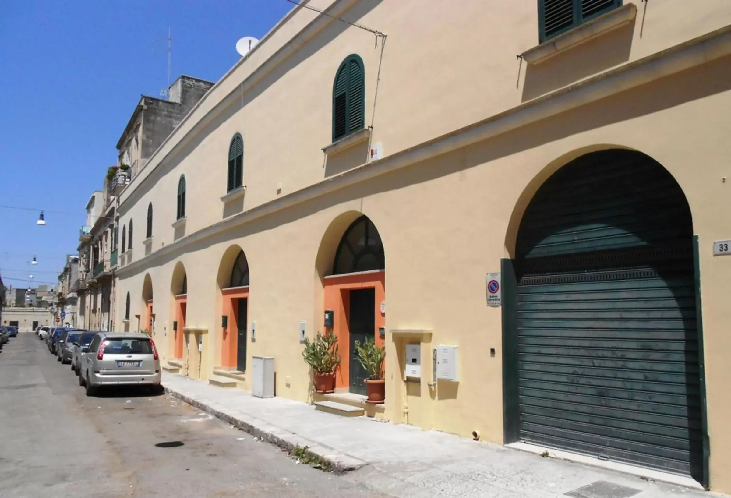 Street view, Property Building in B&B Residenza Pizziniaco