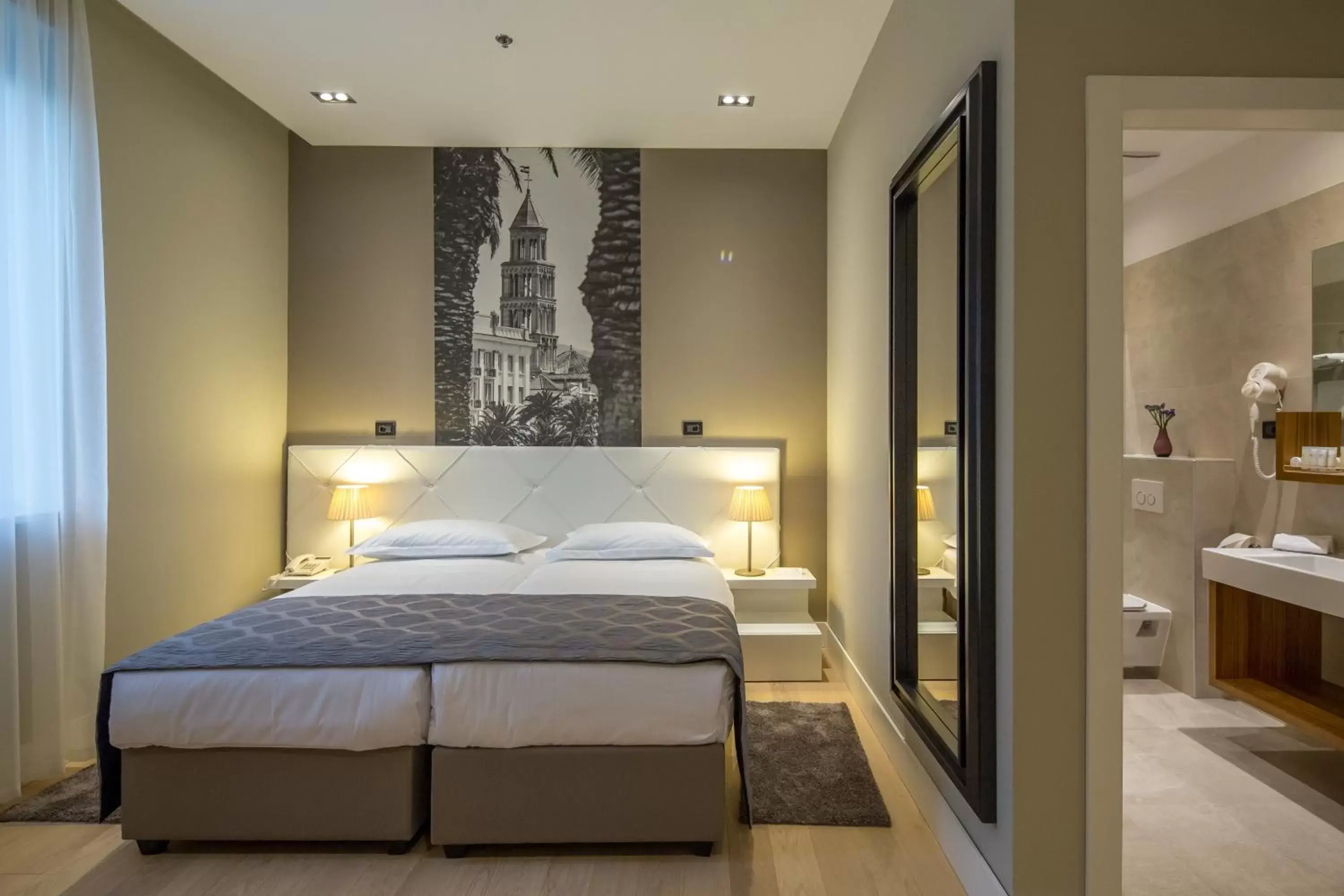 Bedroom, Bed in Cornaro Hotel