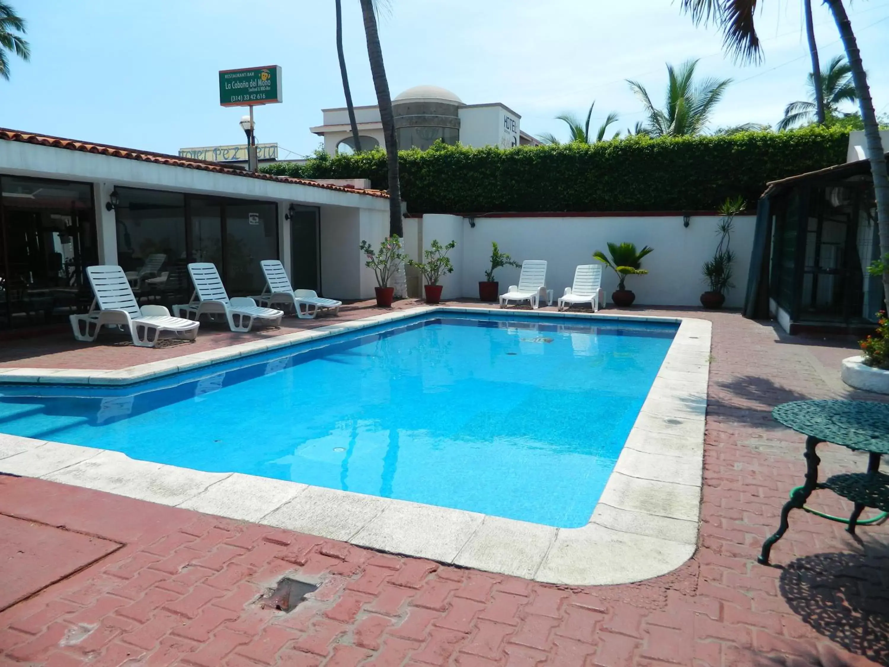 Swimming Pool in Hotel La Pergola