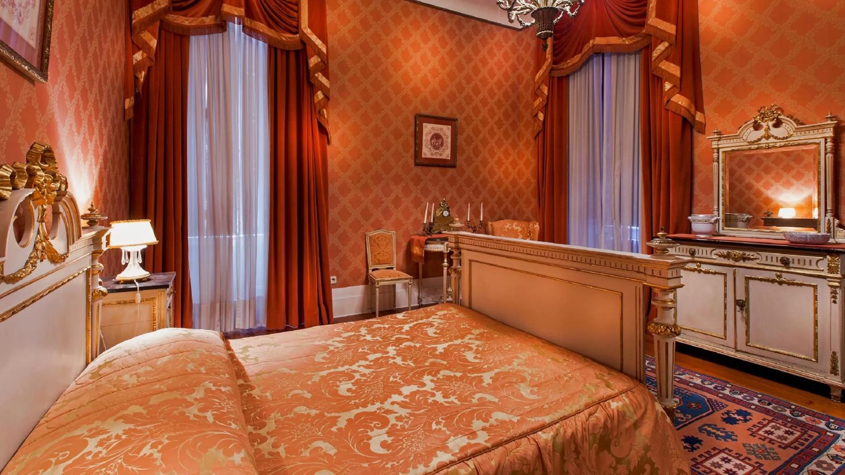 Bedroom in Palace Hotel do Bussaco