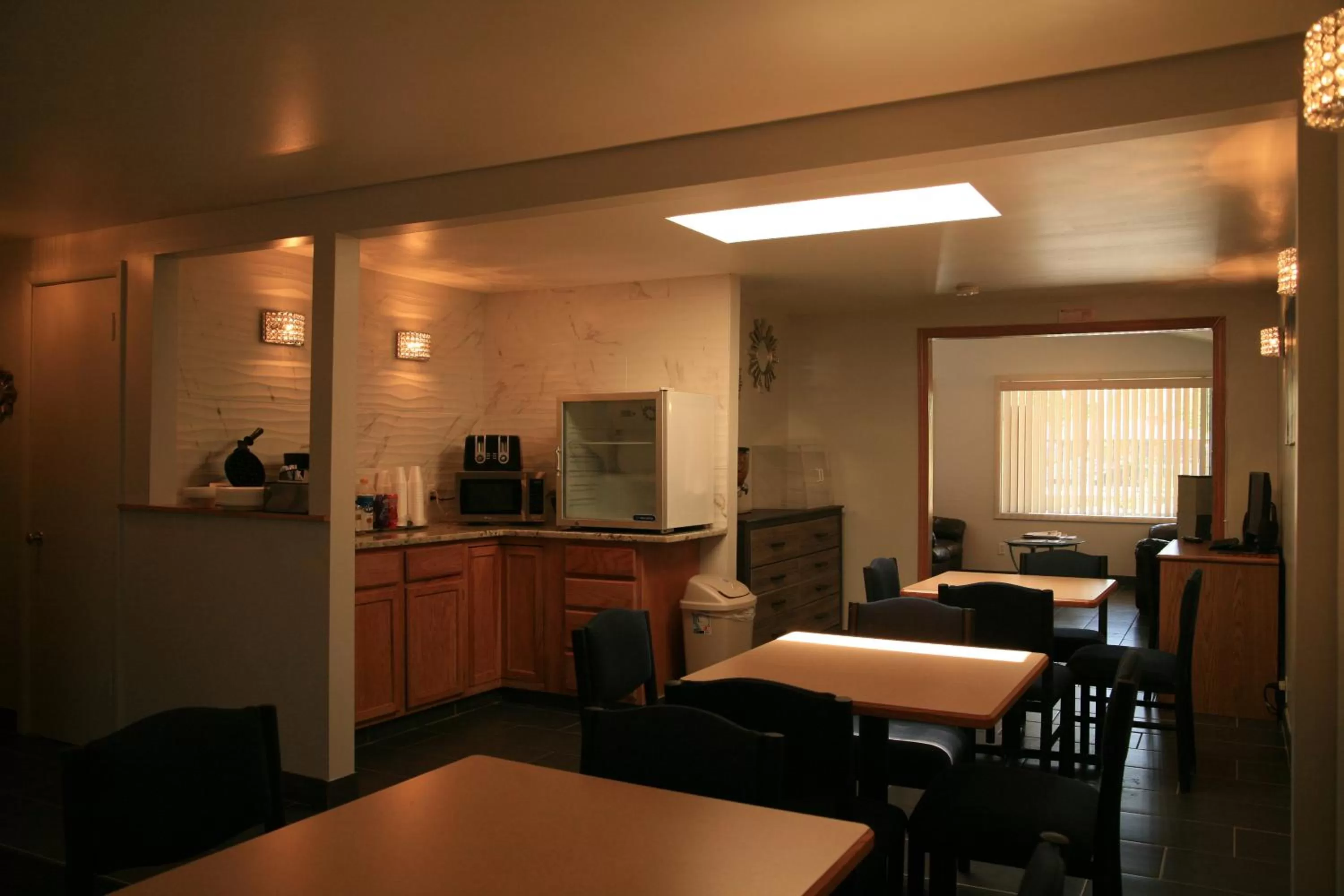 Restaurant/places to eat in Black Canyon Motel