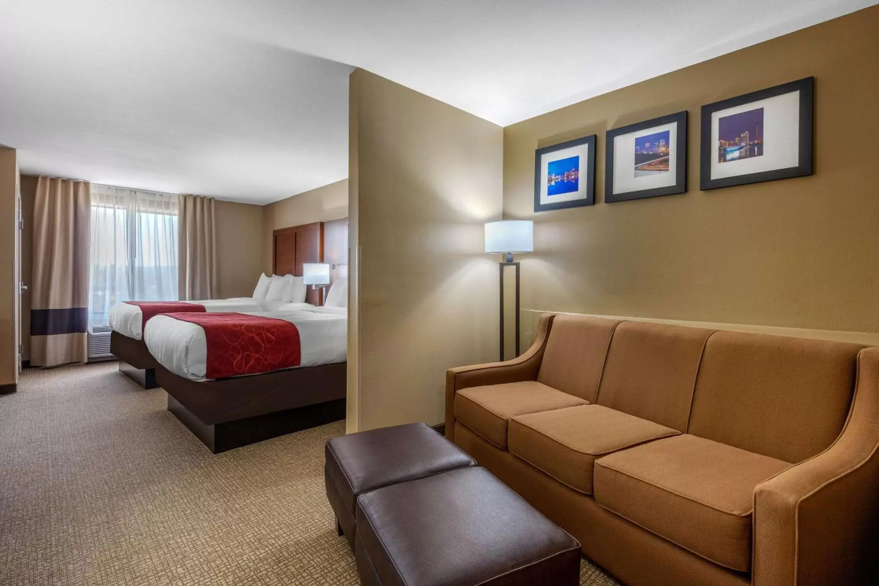 Photo of the whole room in Comfort Suites Pelham Hoover I-65