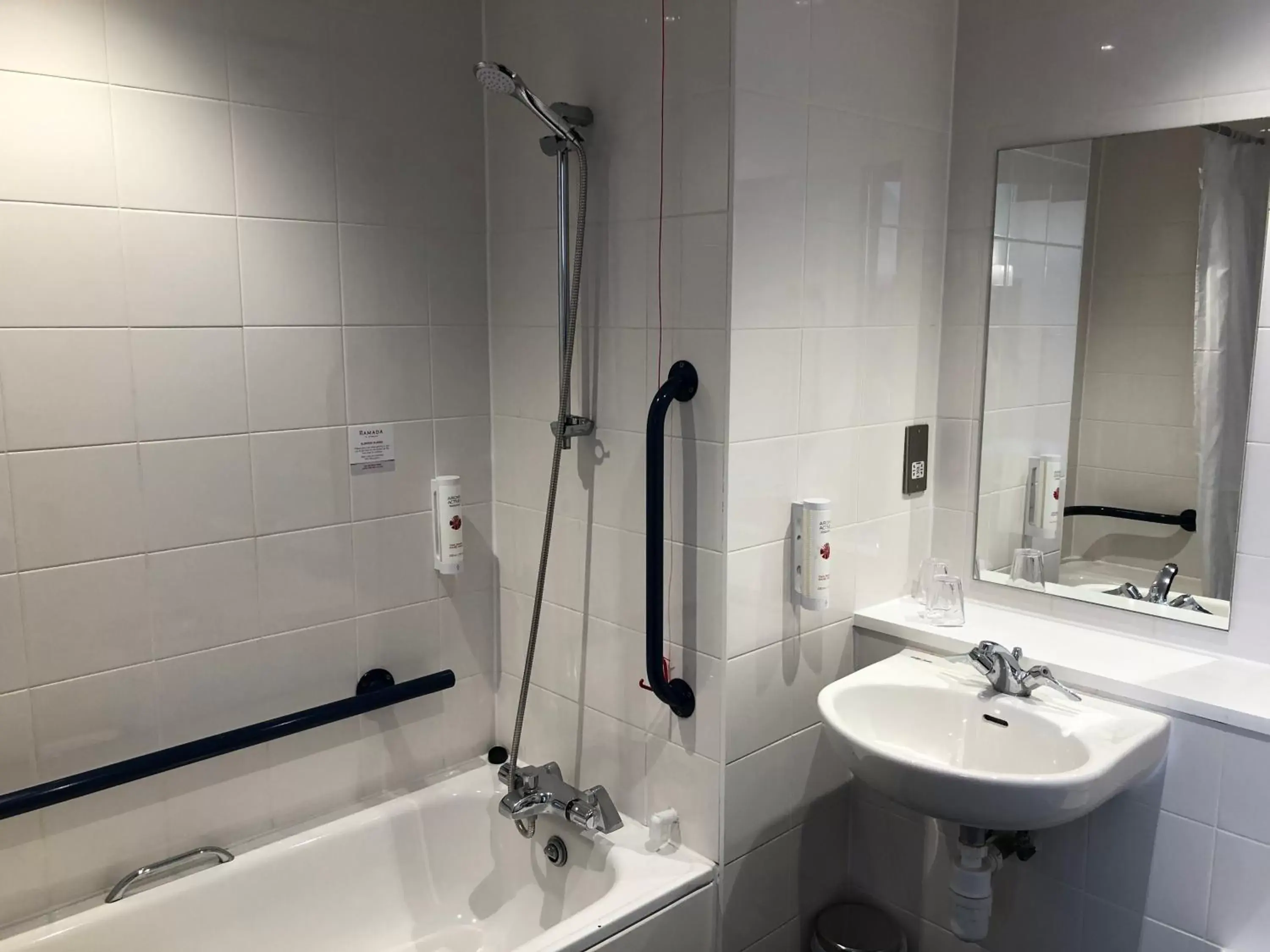 Bathroom in Ramada Milton Keynes