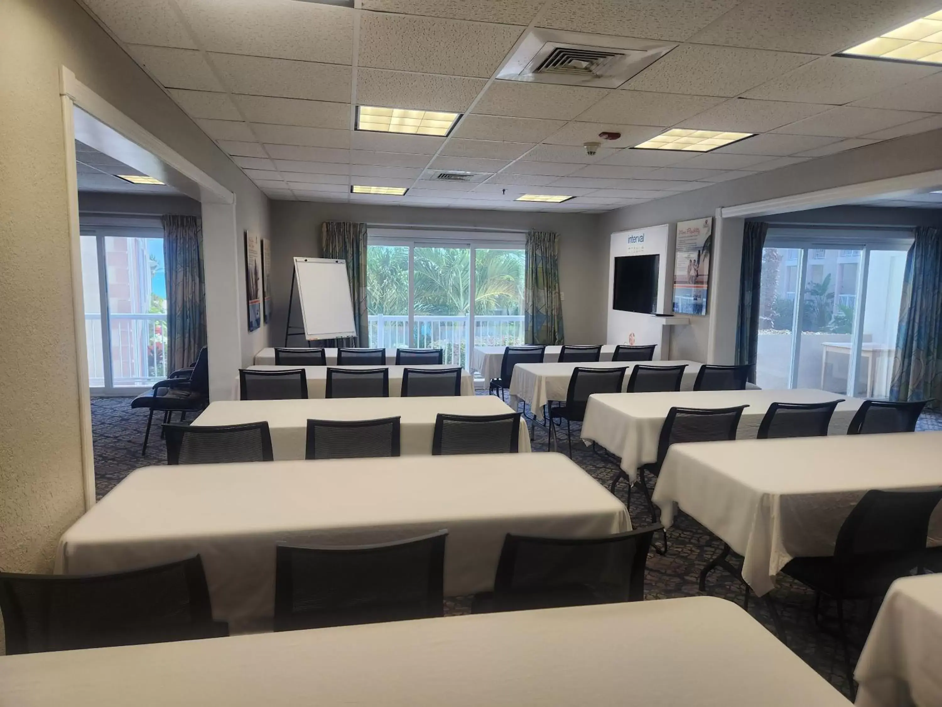 Meeting/conference room in Holiday Inn Resort Grand Cayman, an IHG Hotel