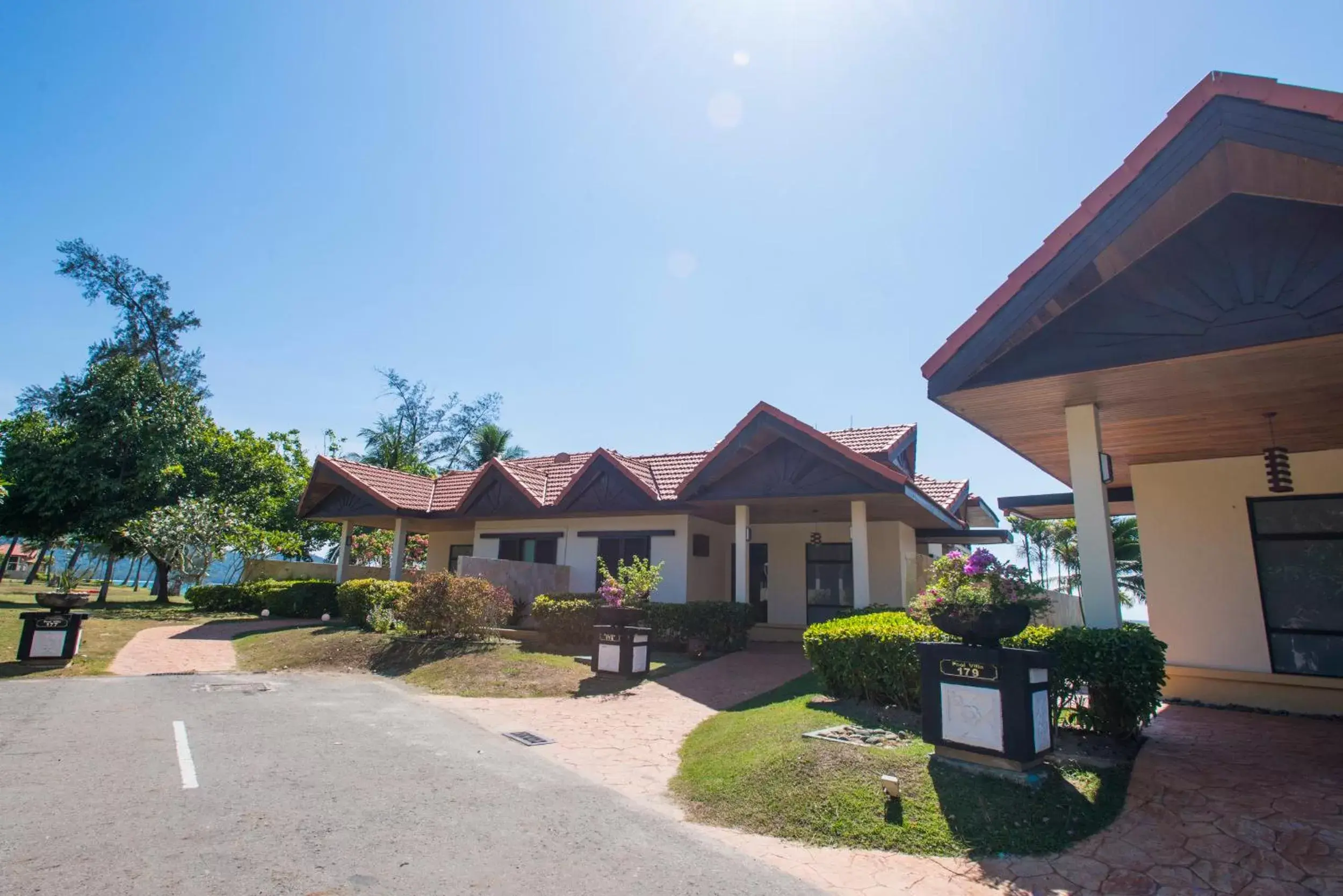 Facade/entrance, Property Building in Sabah Beach Villas & Suites