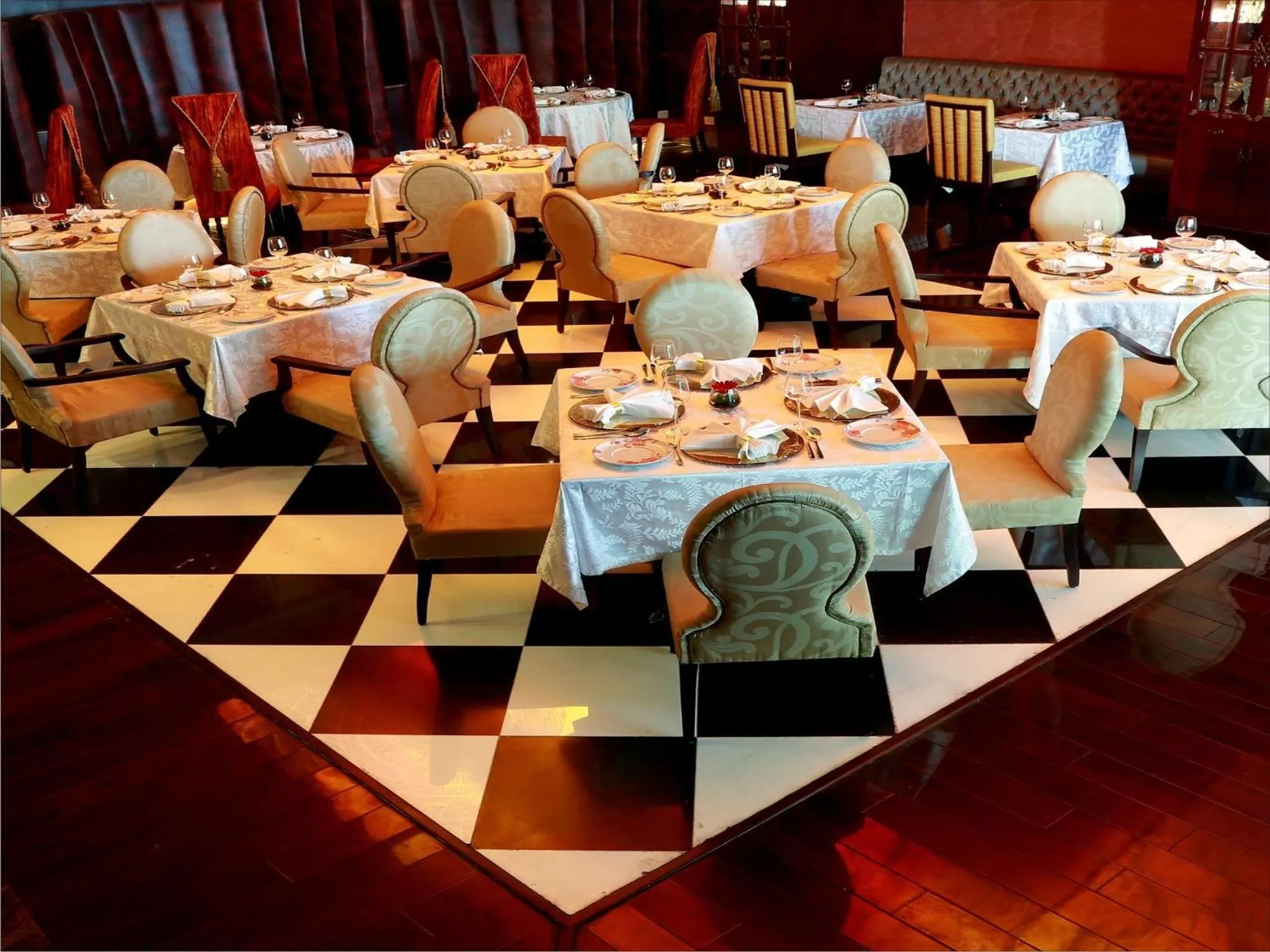 Restaurant/places to eat in Radisson Blu Hotel MBD Ludhiana