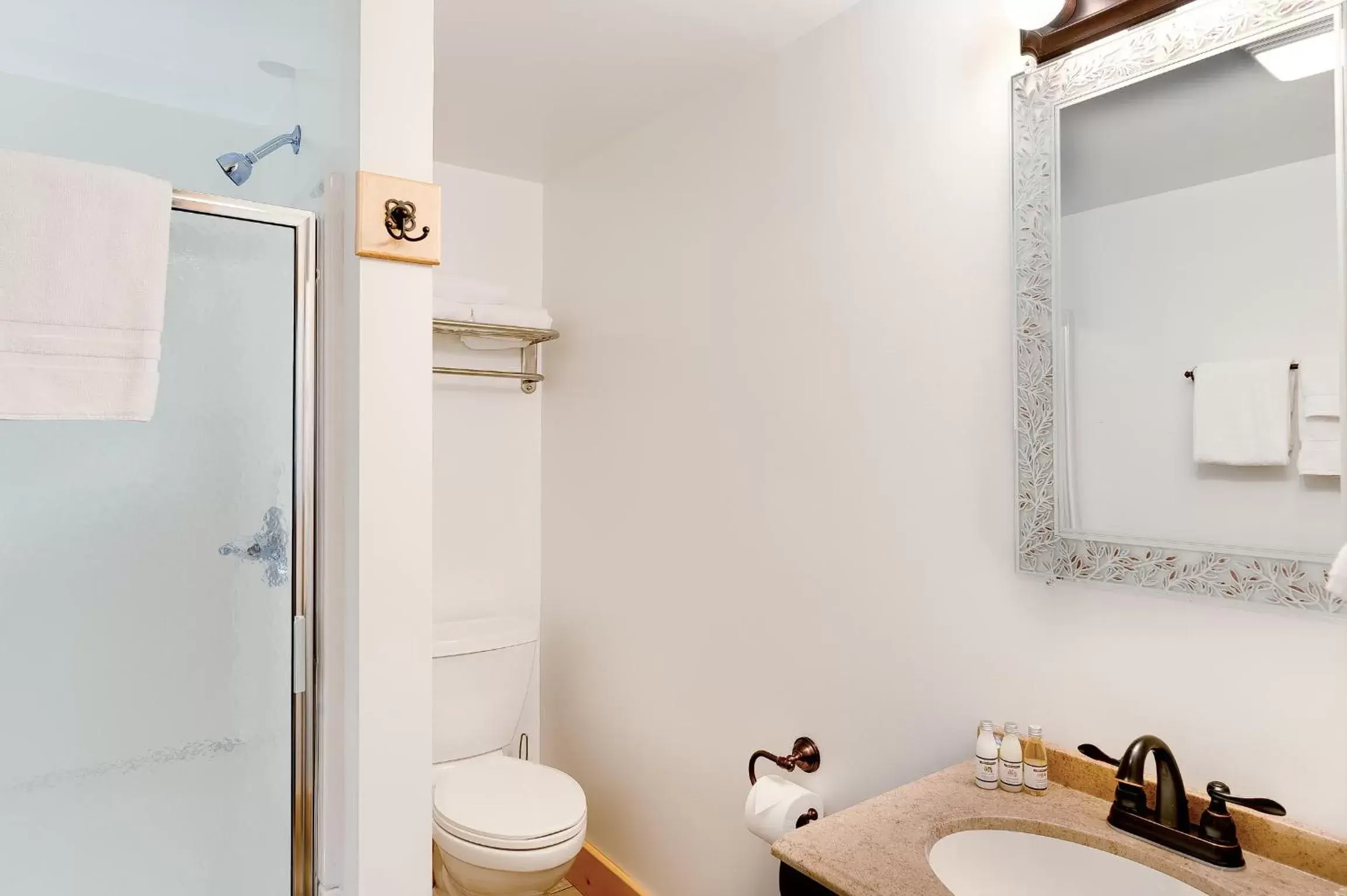 Toilet, Bathroom in Cobble Mountain Lodge