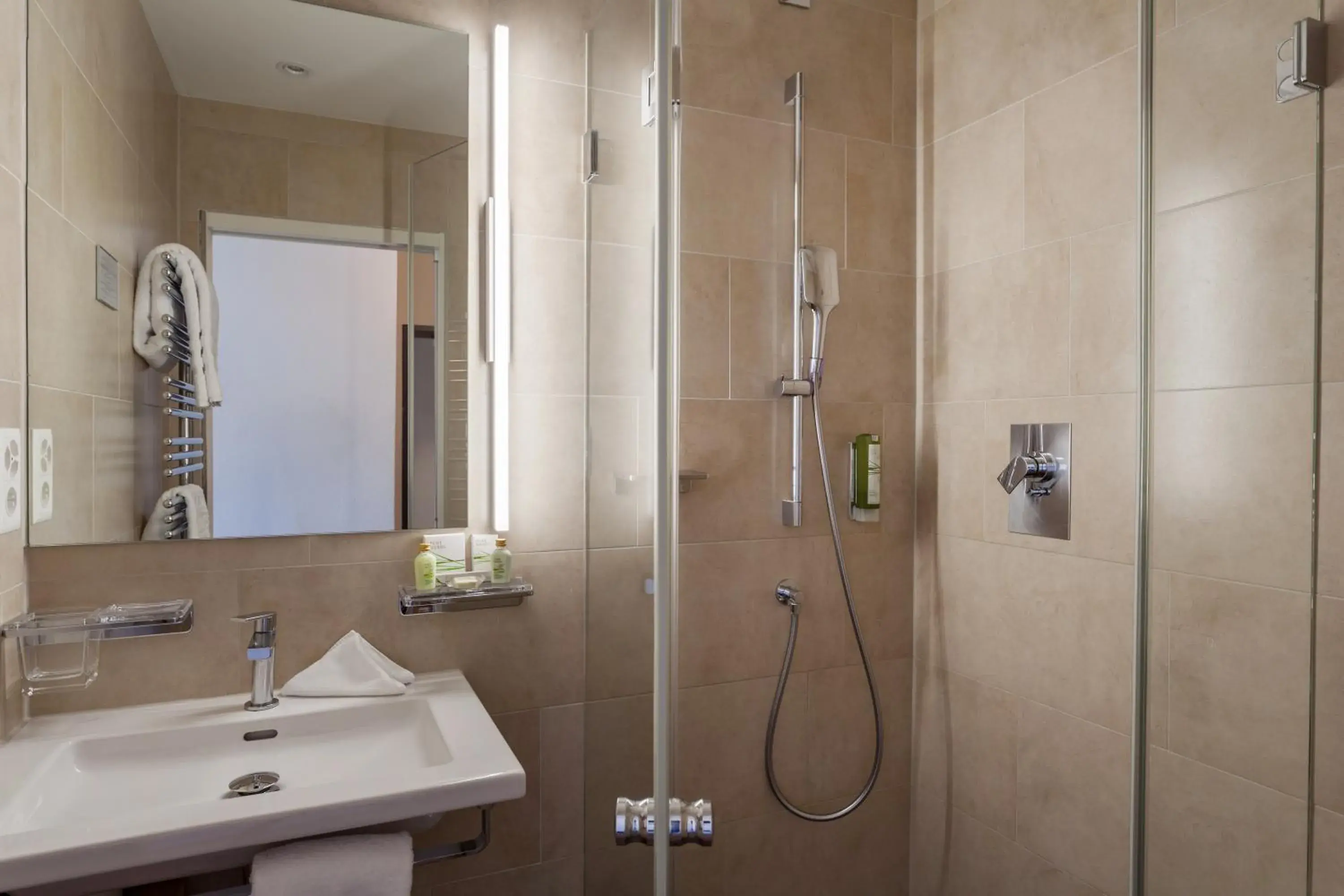 Shower, Bathroom in Hotel Waldhaus am See