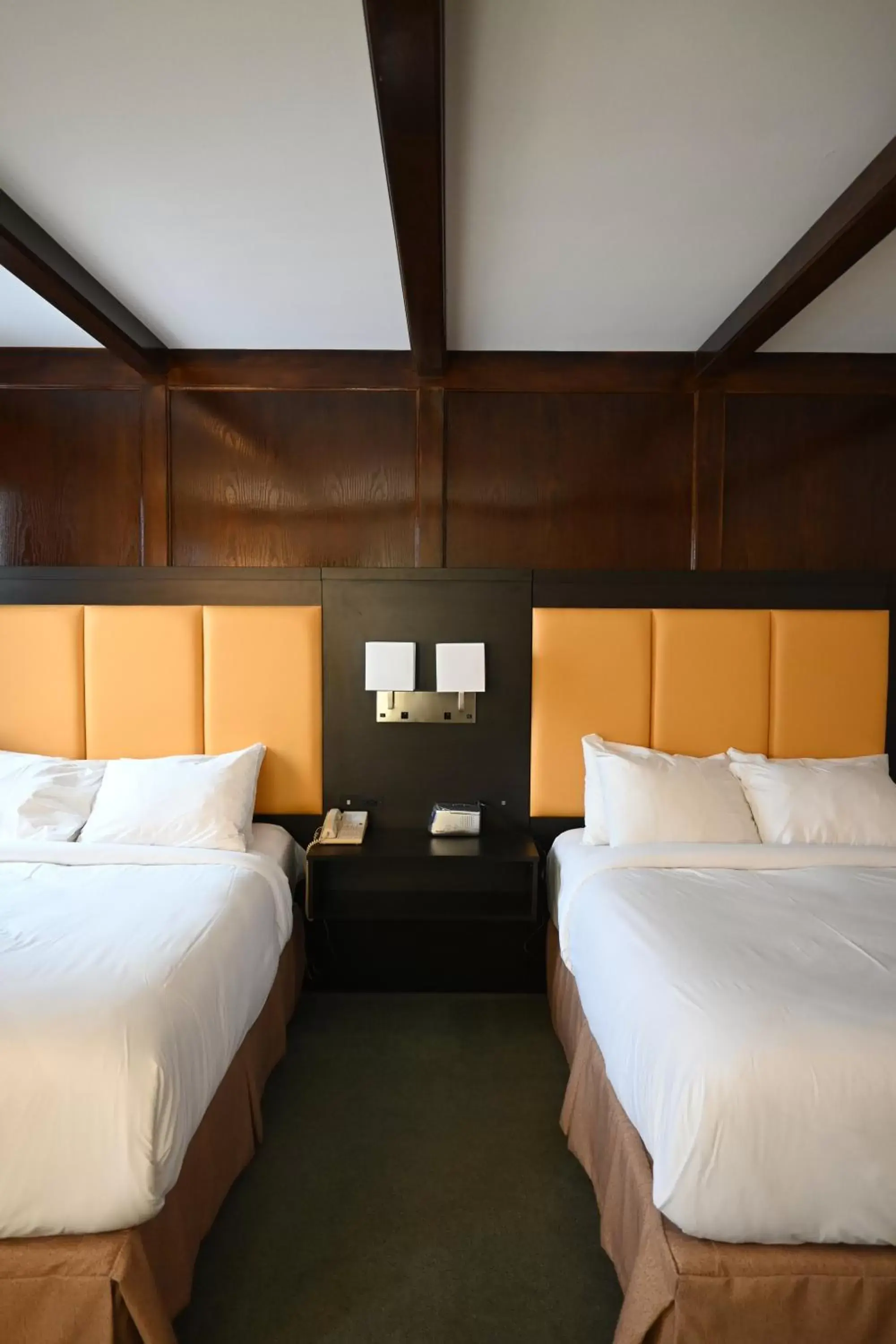 Bed in The Gananoque Inn & Spa