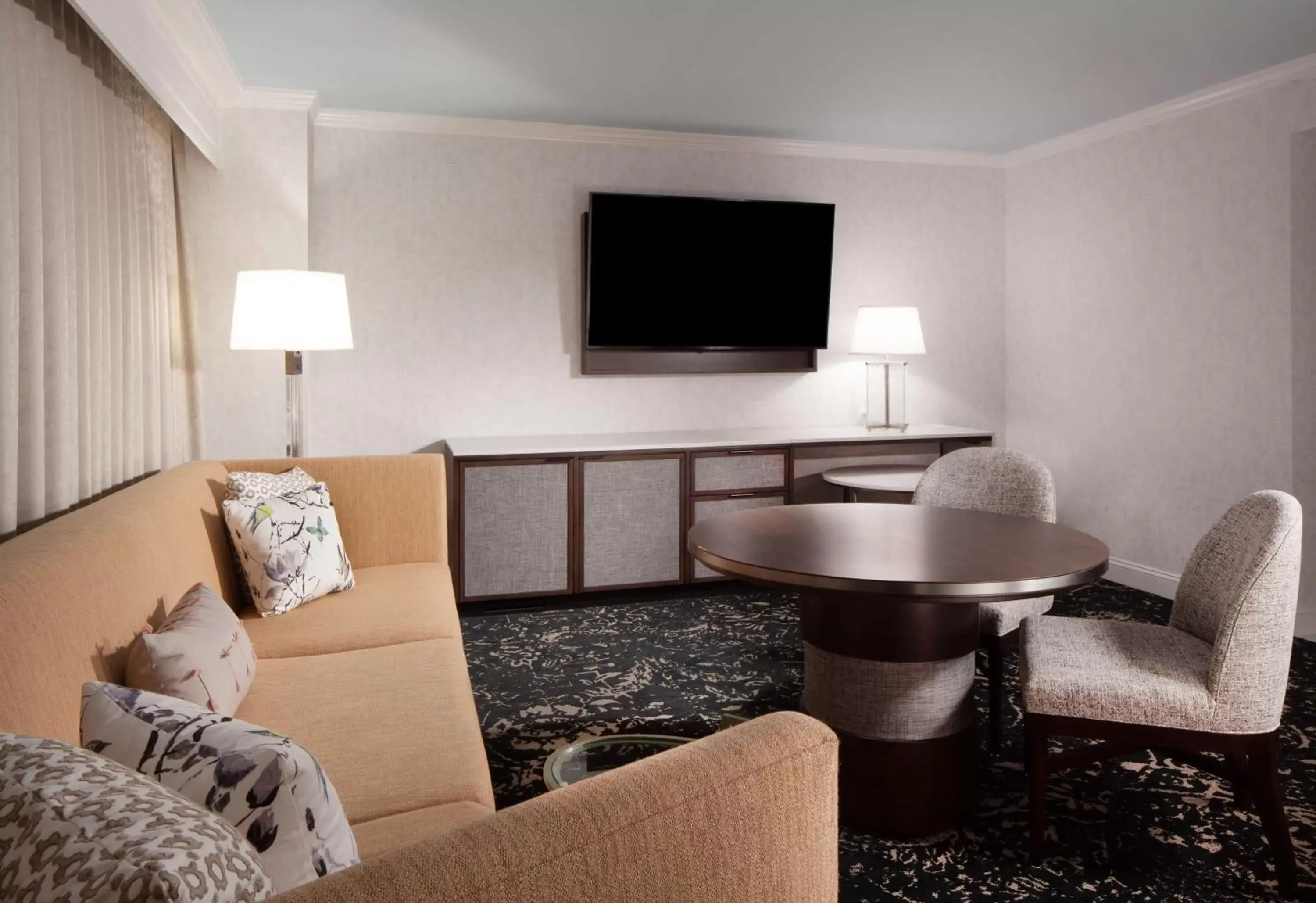 Living room, TV/Entertainment Center in Hilton Atlanta/Marietta Hotel & Conference Center