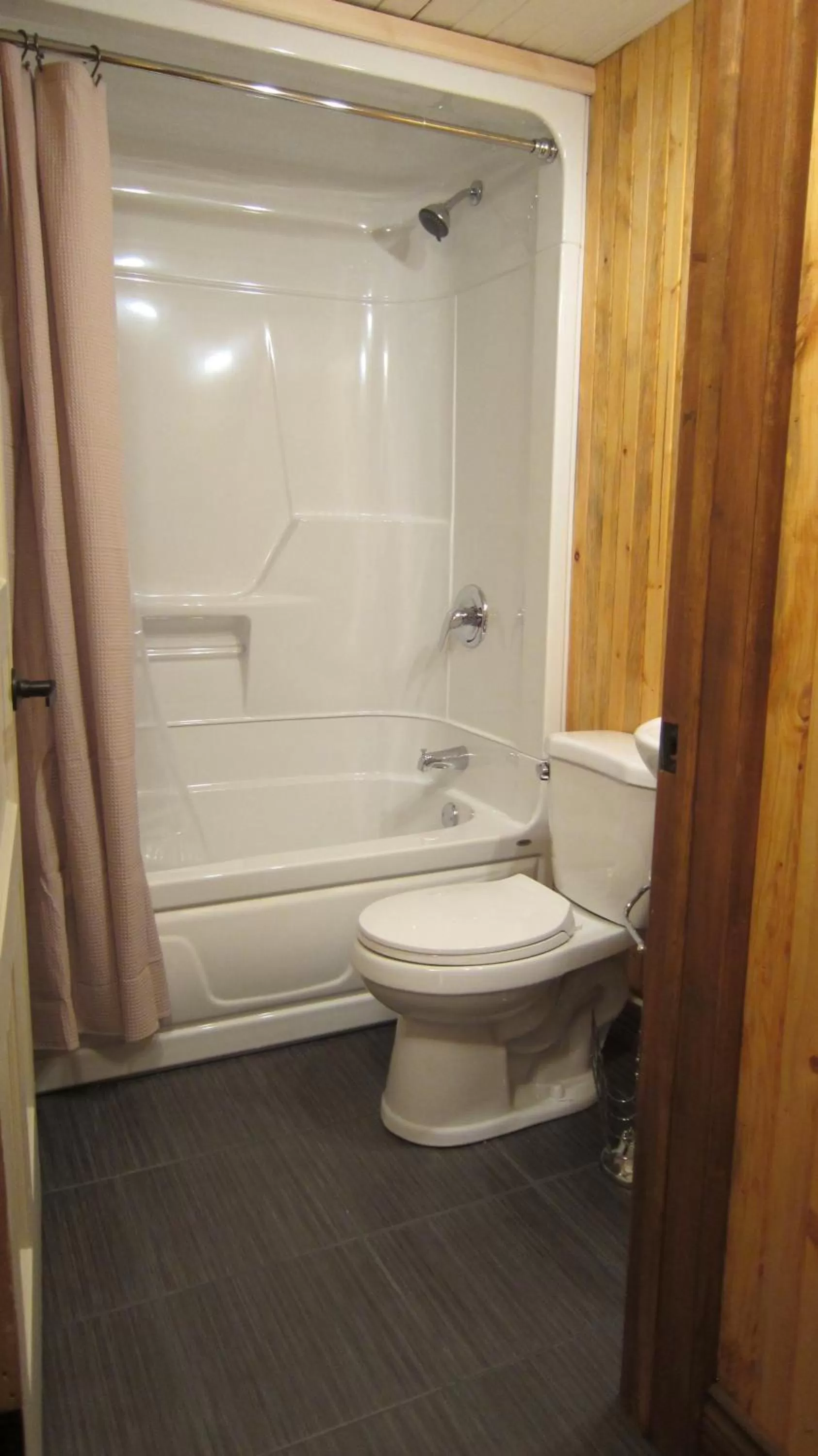 Toilet in Auberge Le Four à Pain