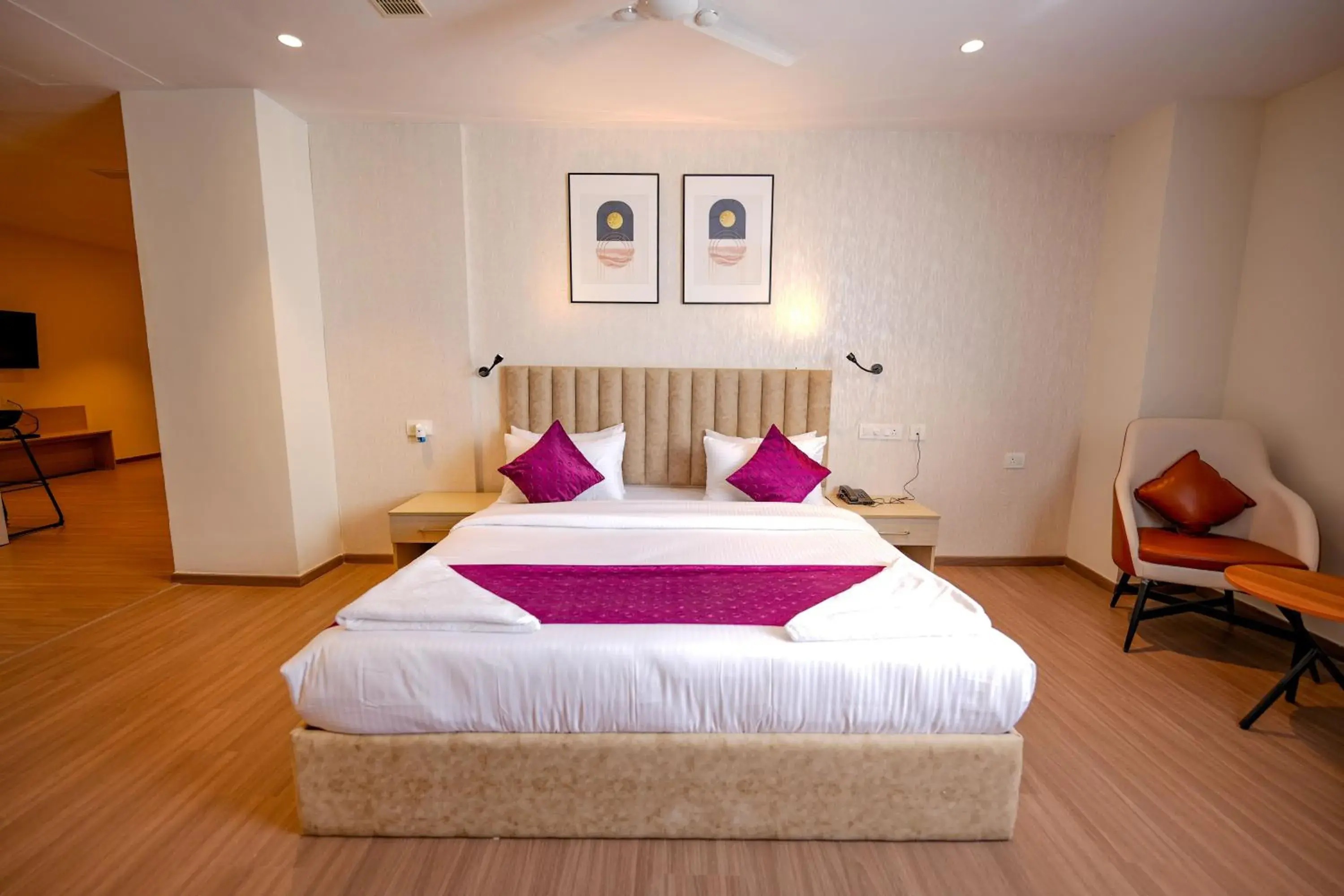 Bed in Casa Hotel & Suites, Gachibowli, Hyderabad