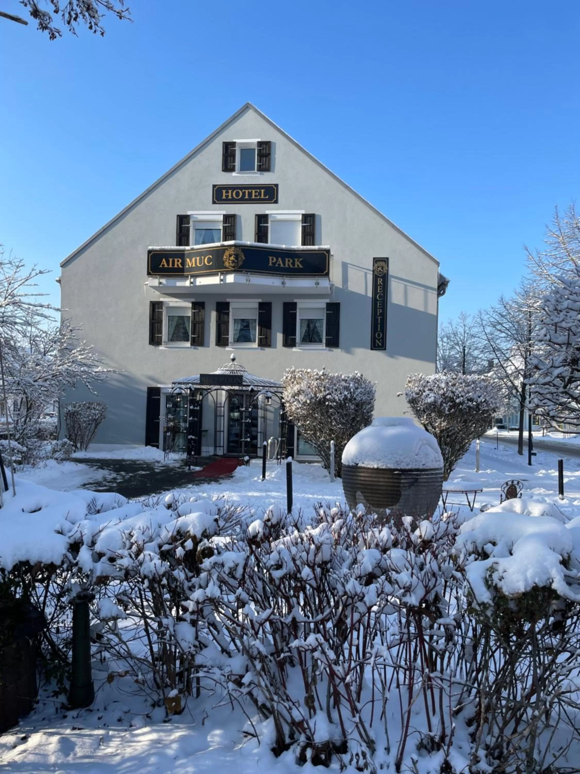 Runas Air Muc Park Sleep & Fly