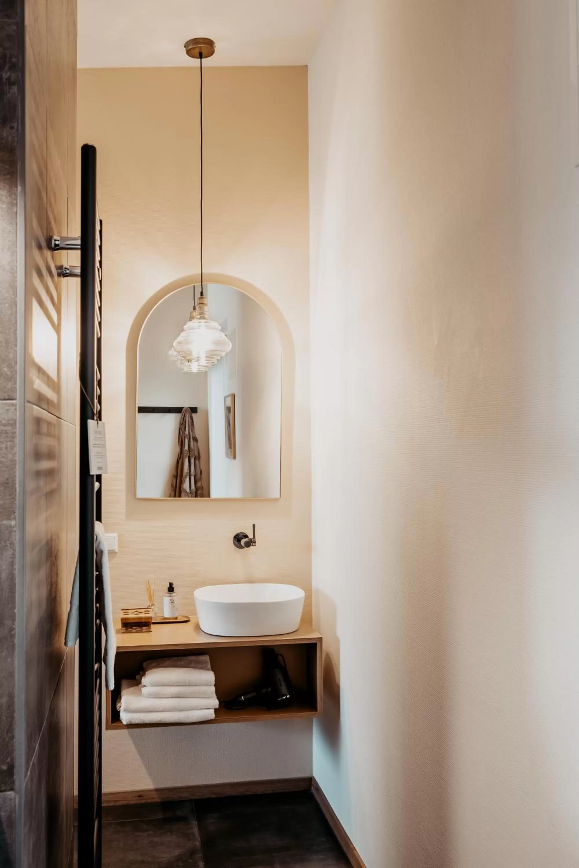 Bathroom, Bed in Strandhotel Zoomers