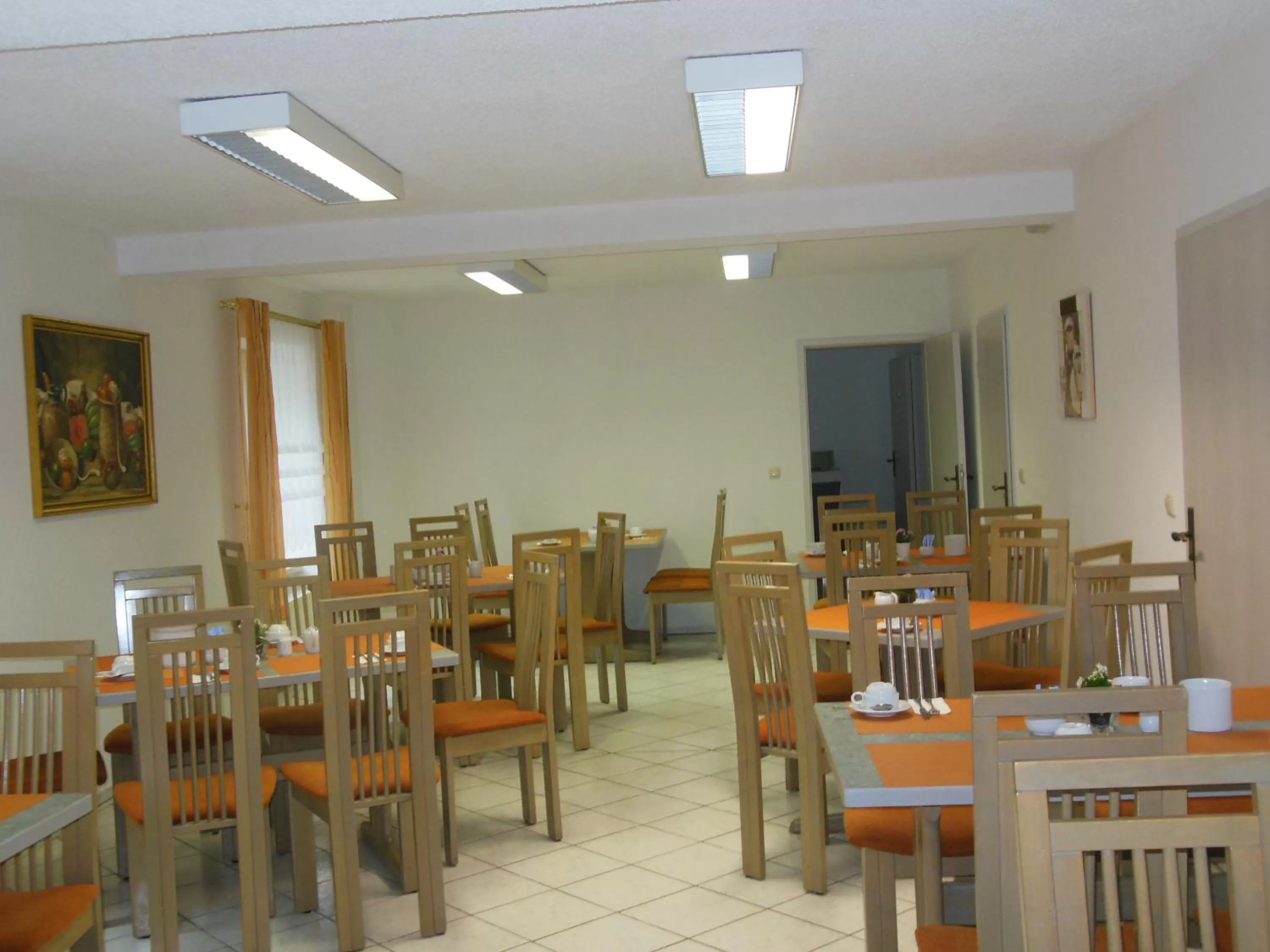 Restaurant/places to eat in Hotel Asterra