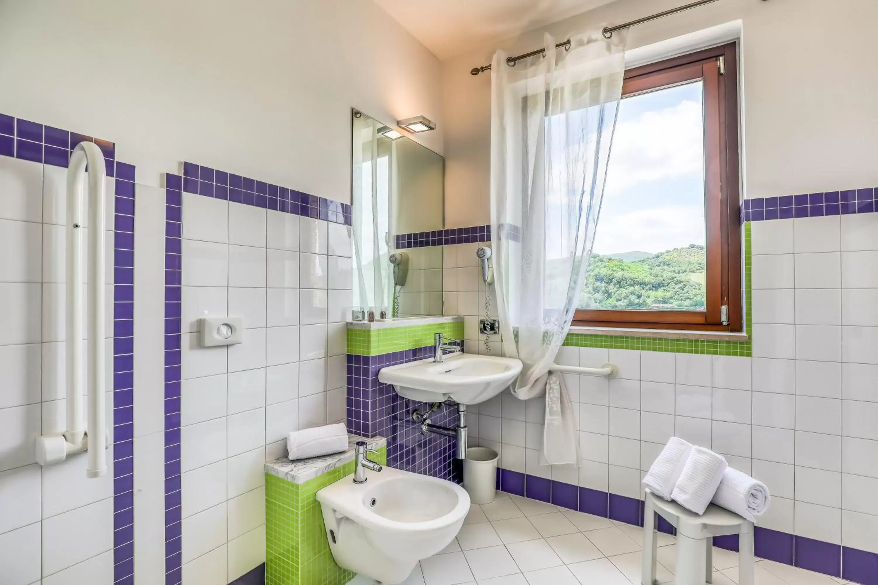 Shower, Bathroom in Hotel PentHouse