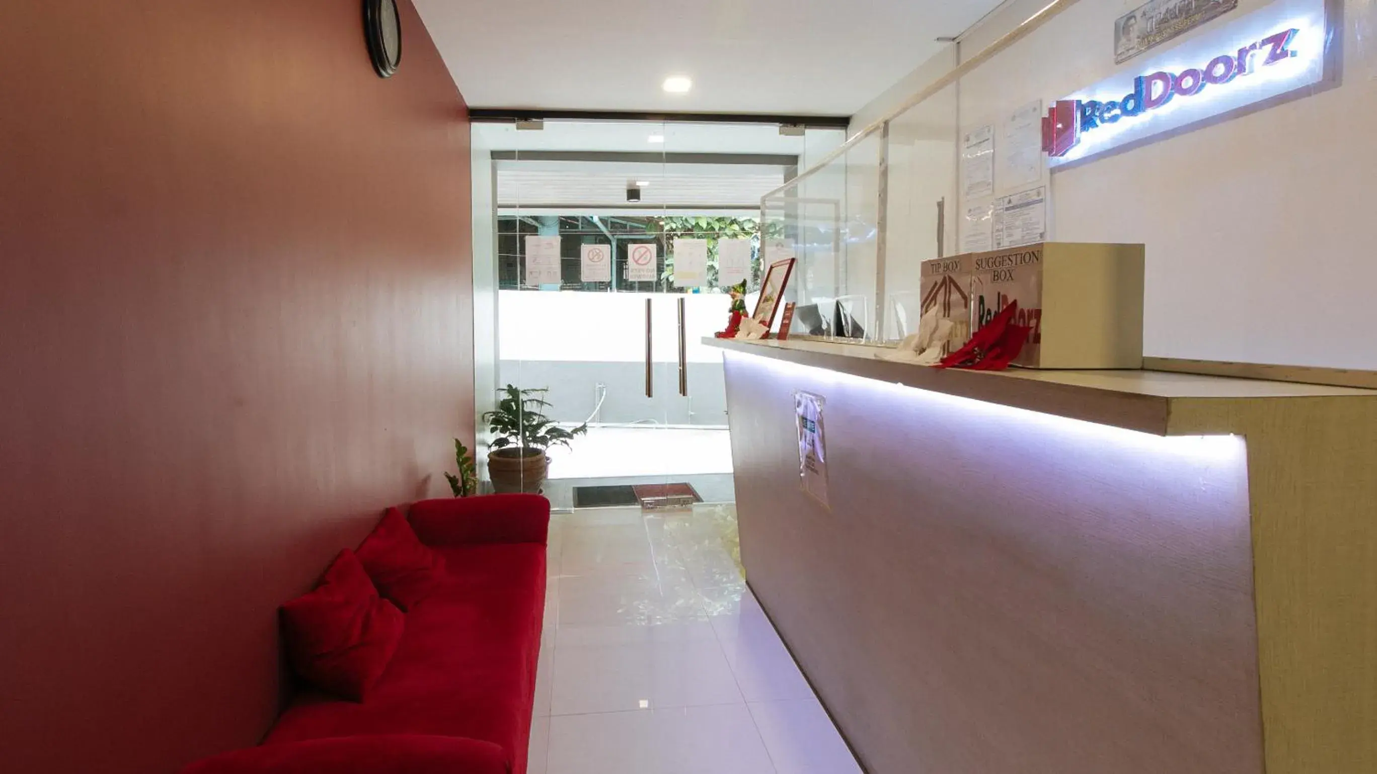 Lobby or reception, Lobby/Reception in RedDoorz near Fernwoods Garden Quezon City