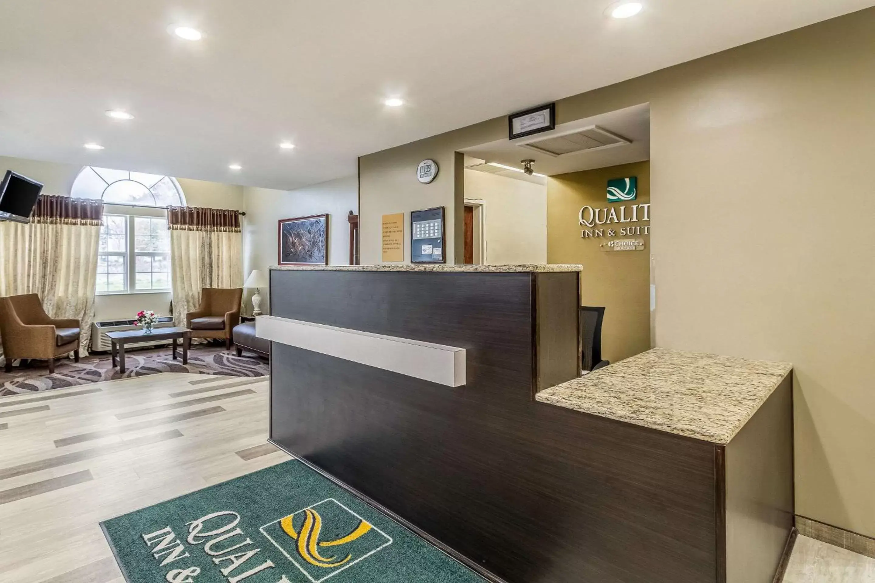 Lobby or reception in Quality Inn & Suites North Lima - Boardman Lobby or reception in Quality Inn & Suites North Lima - Boardman