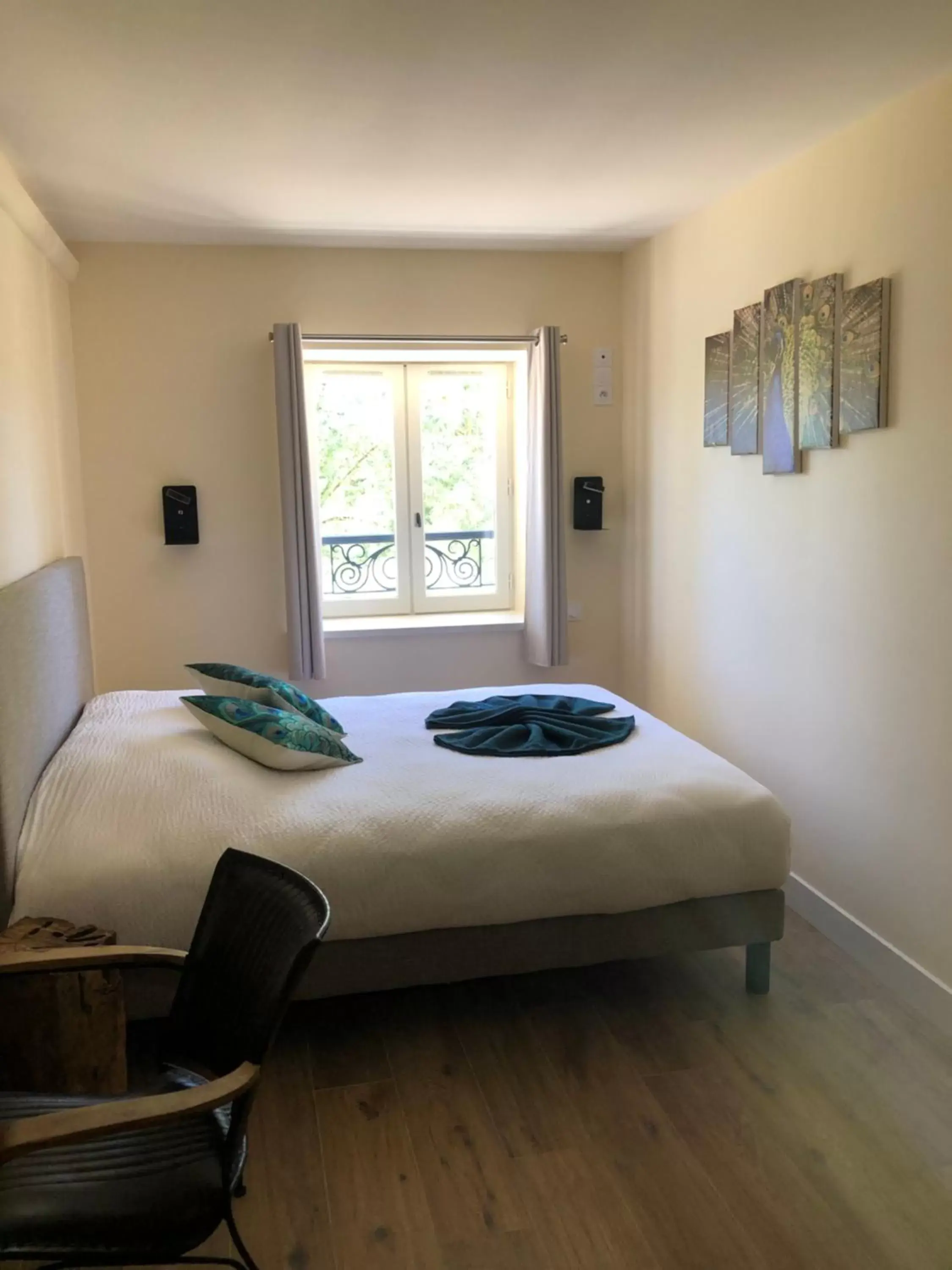 Bedroom, Bed in Domaine de Boulouch