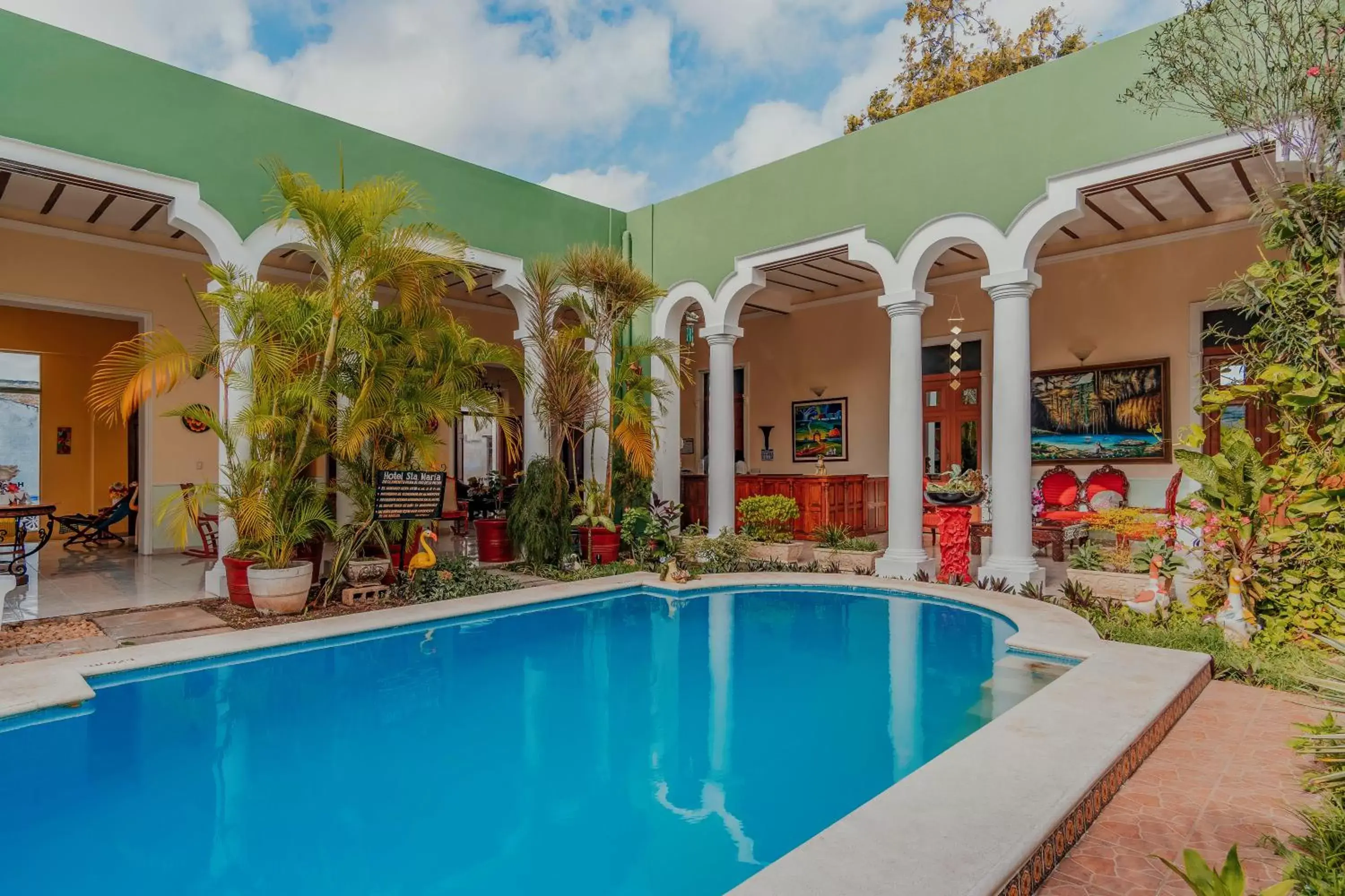 Swimming Pool in Hotel Santa María Mérida