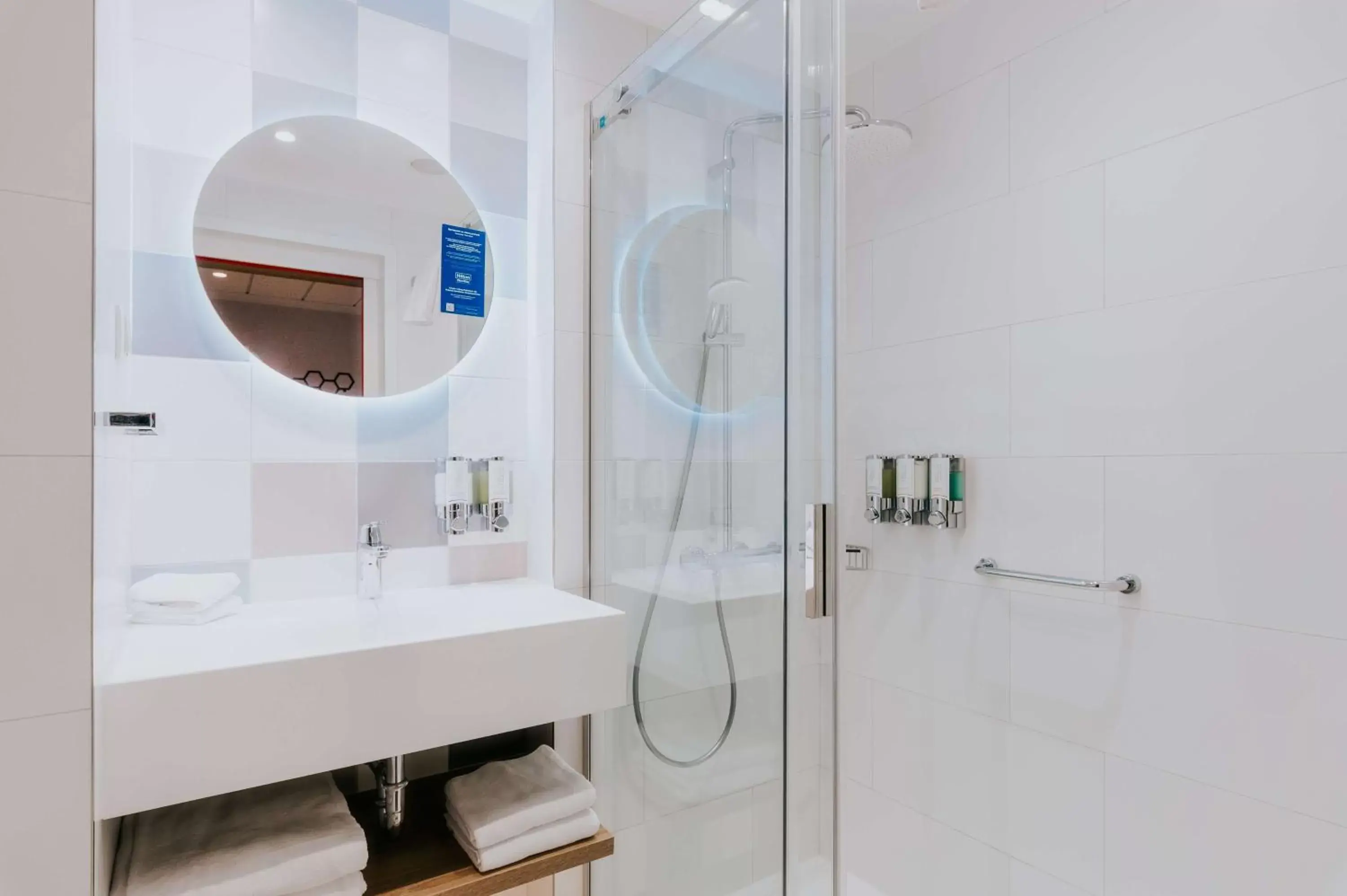 Bathroom in Hampton By Hilton Warsaw Reduta