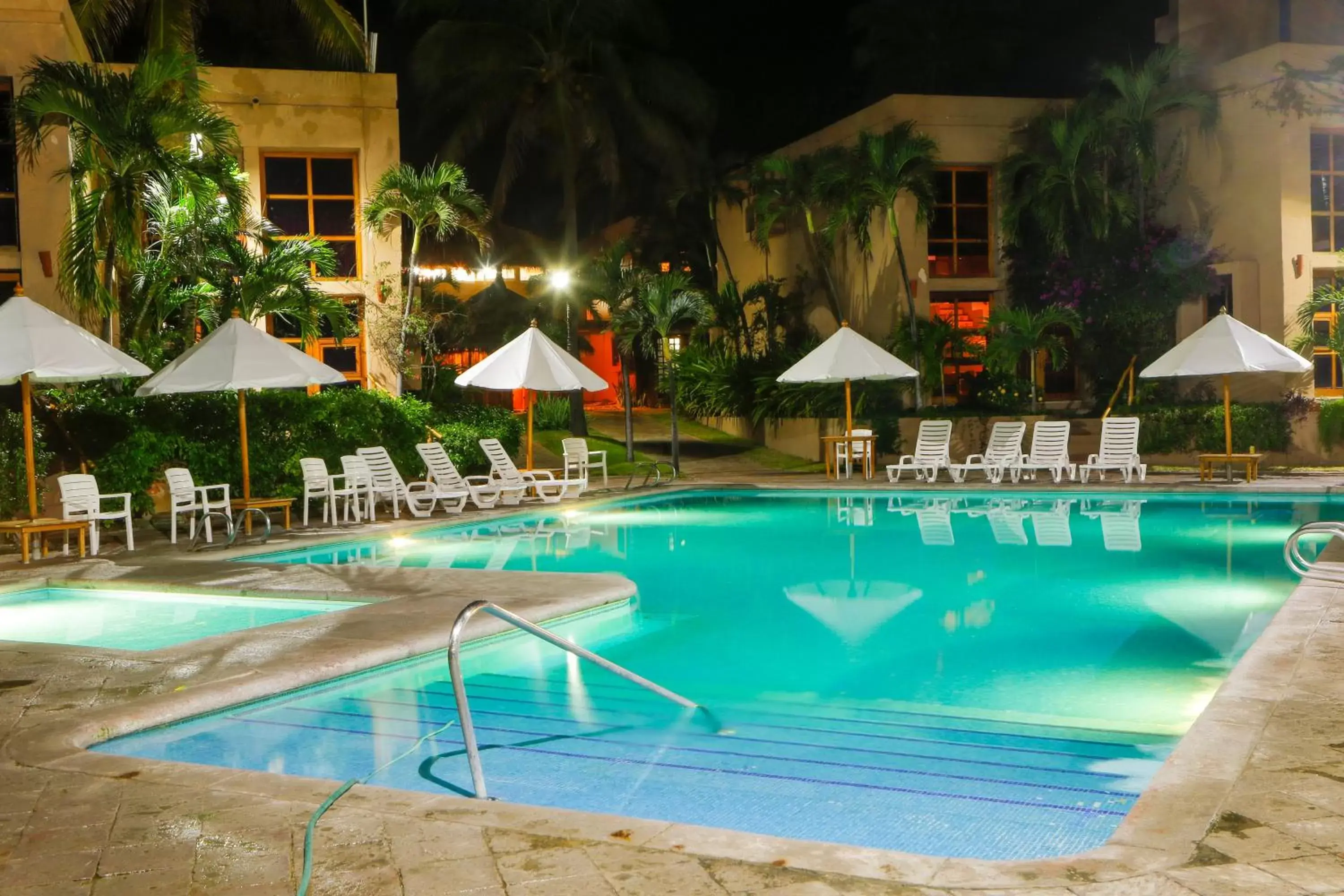 Swimming Pool in Villas El Rancho Green Resort