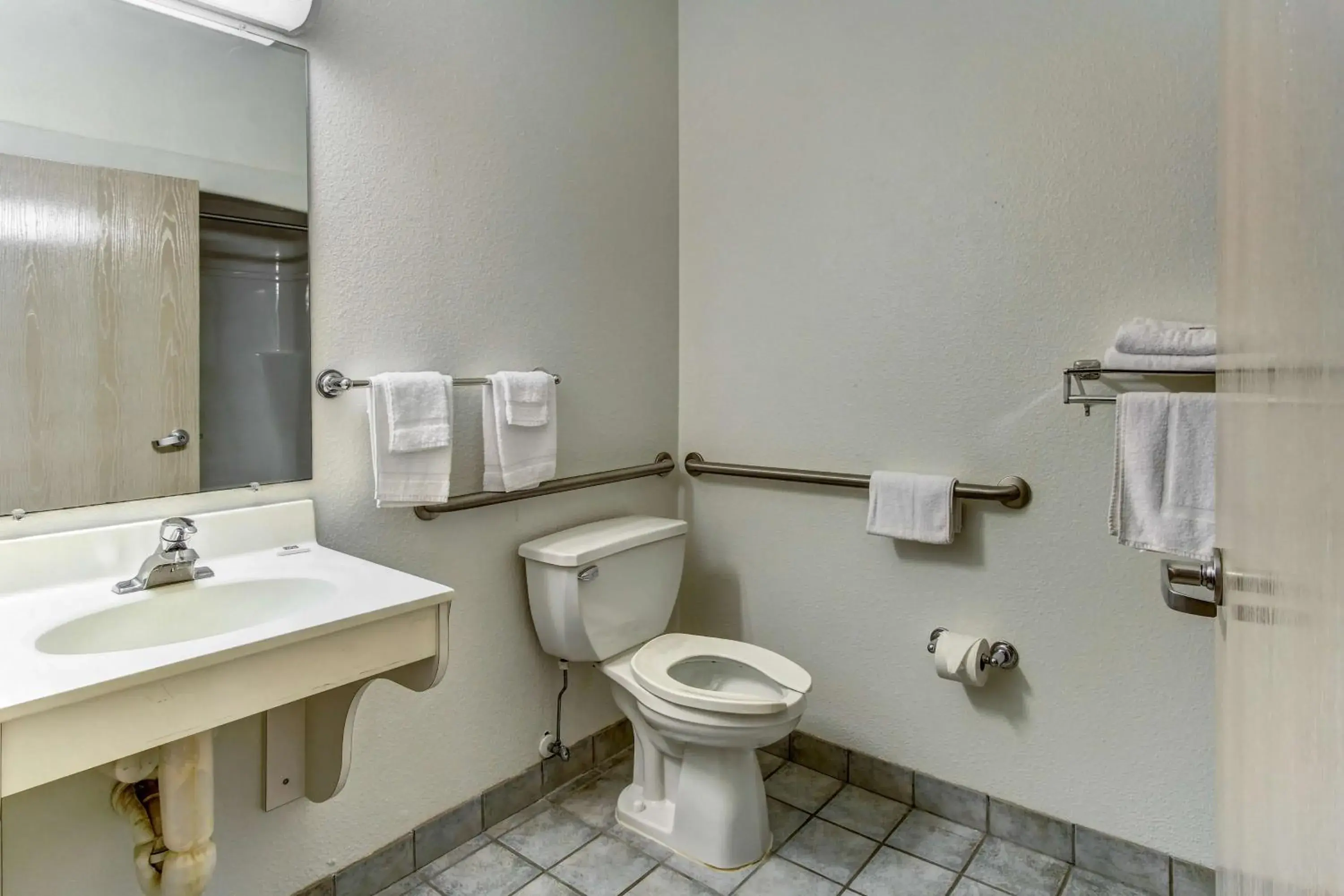 Photo of the whole room, Bathroom in Motel 6-Medina, OH - Cleveland