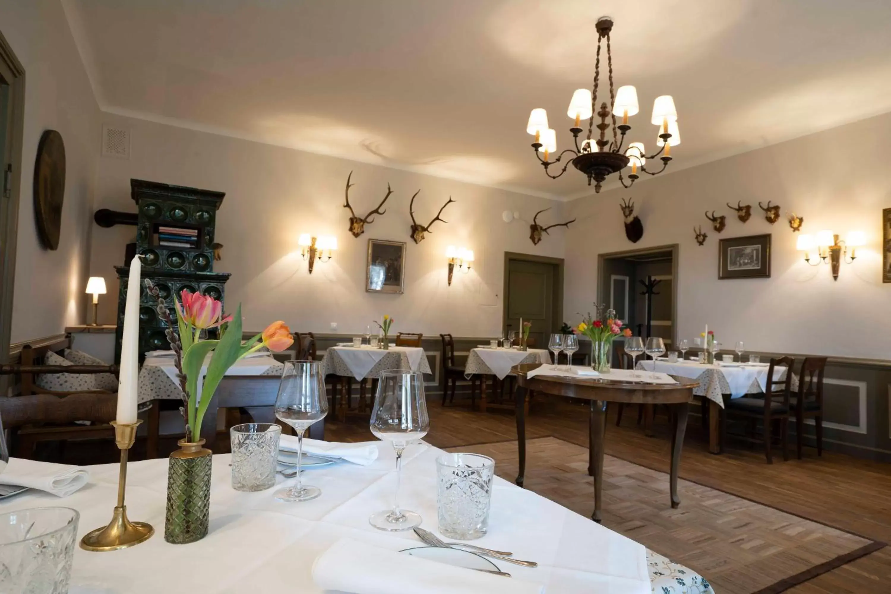 Restaurant/Places to Eat in Schlosswirt zu Anif - Hotel und Restaurant