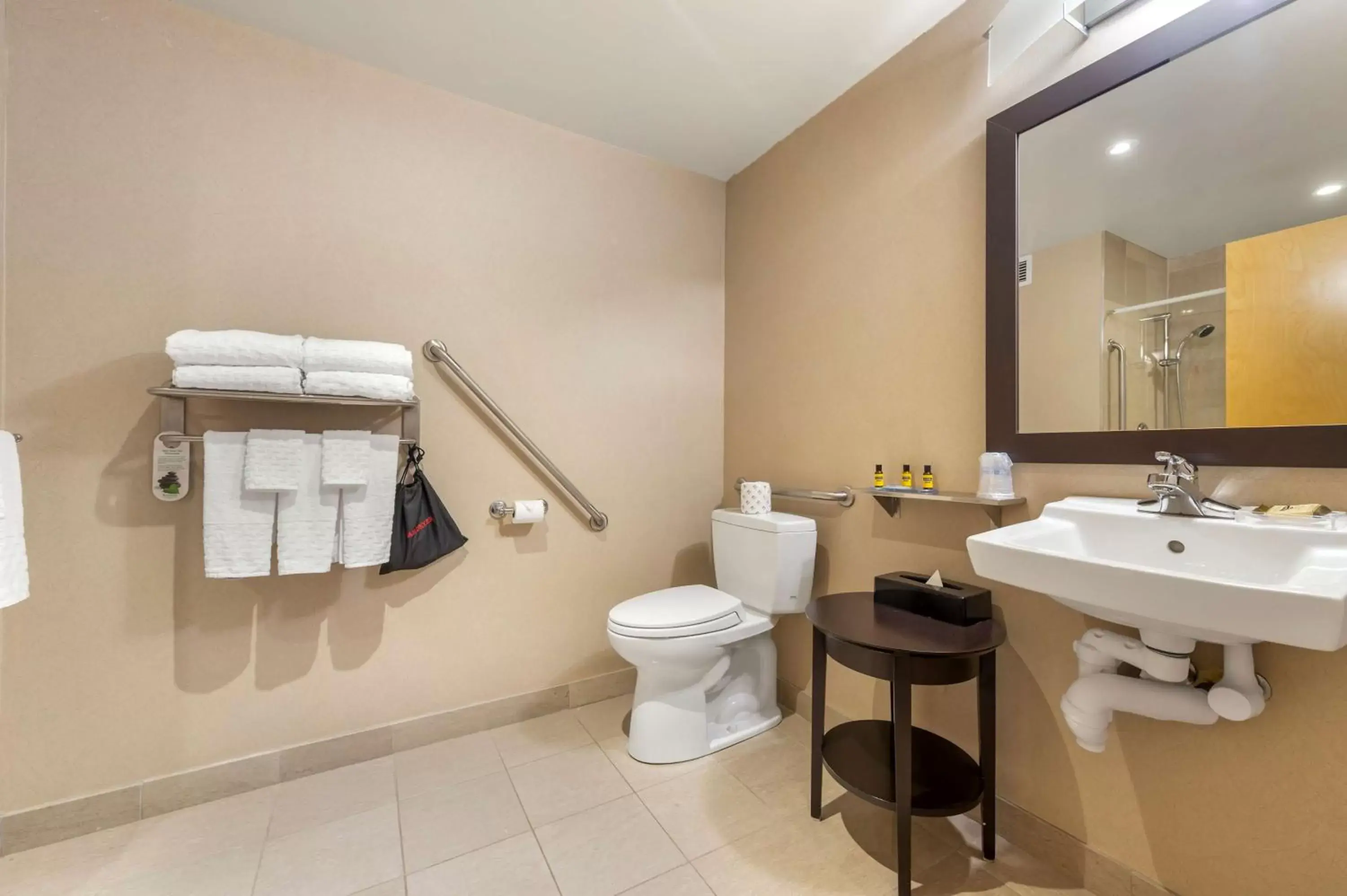 Bathroom in Best Western Plus Perth Parkside Inn & Spa