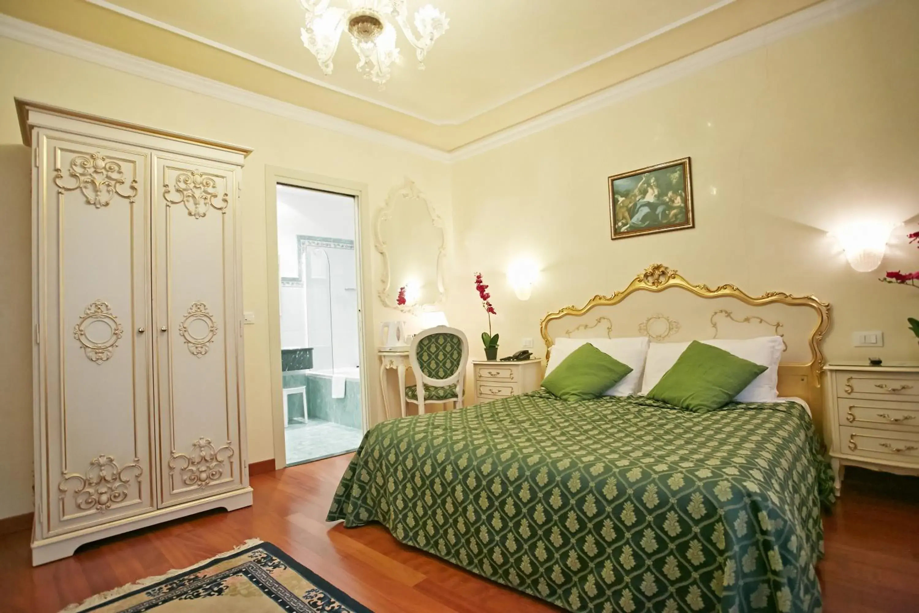 Bedroom, Bed in Hotel San Luca Venezia