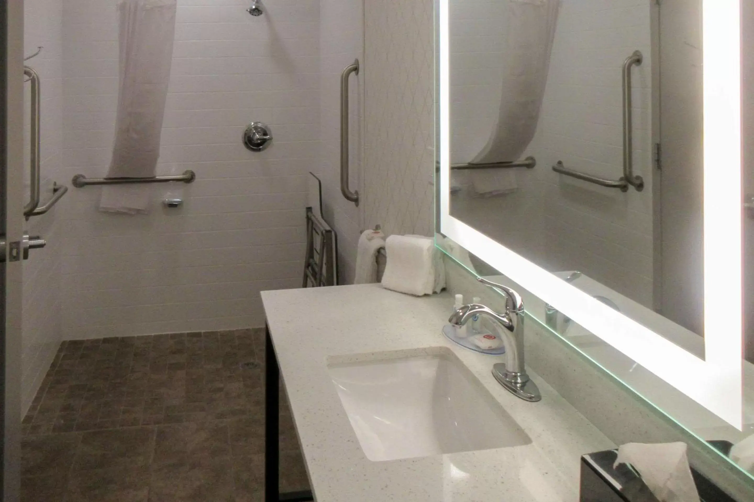 Bedroom, Bathroom in Comfort Suites Idaho Falls