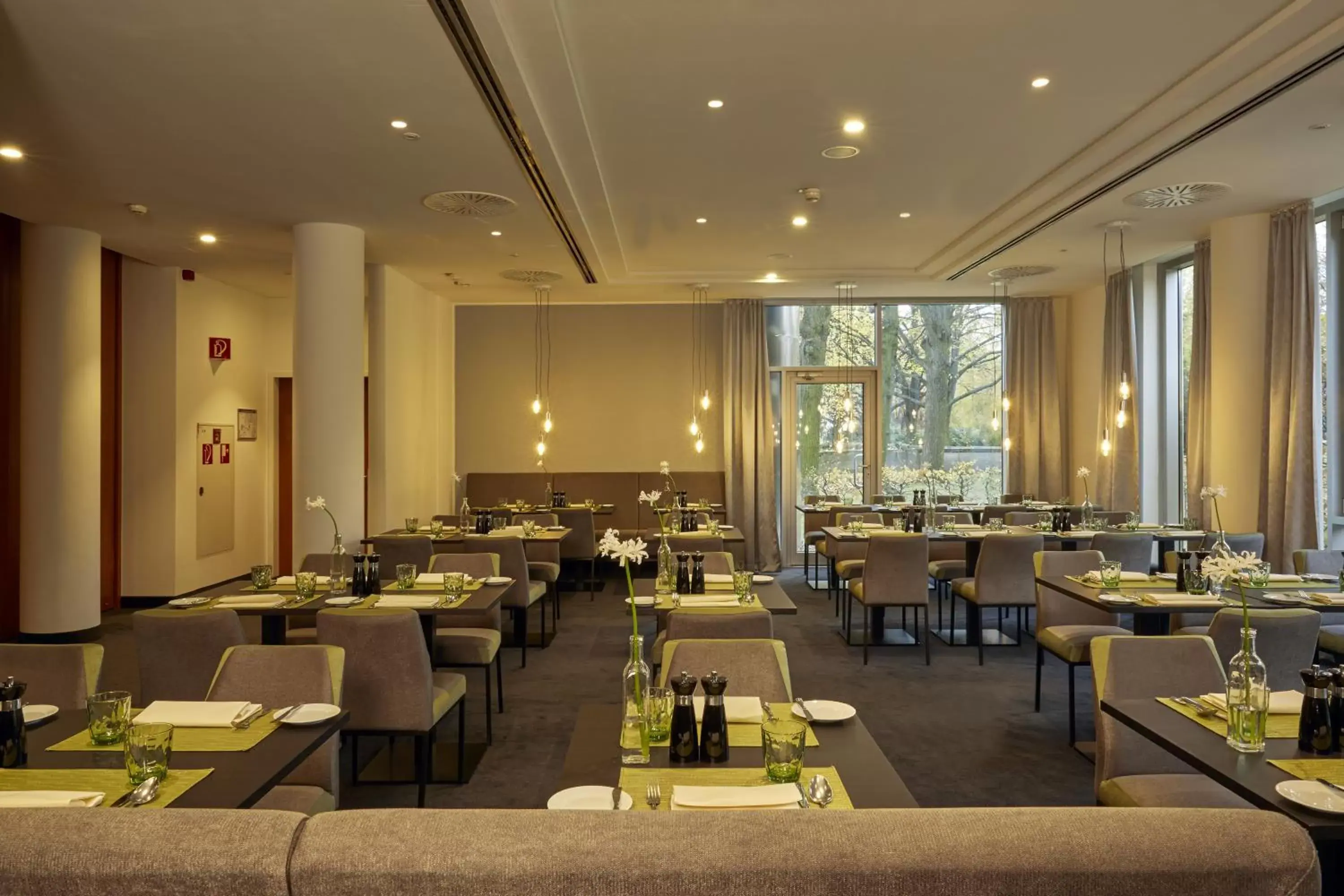 Restaurant/Places to Eat in H4 Hotel Kassel