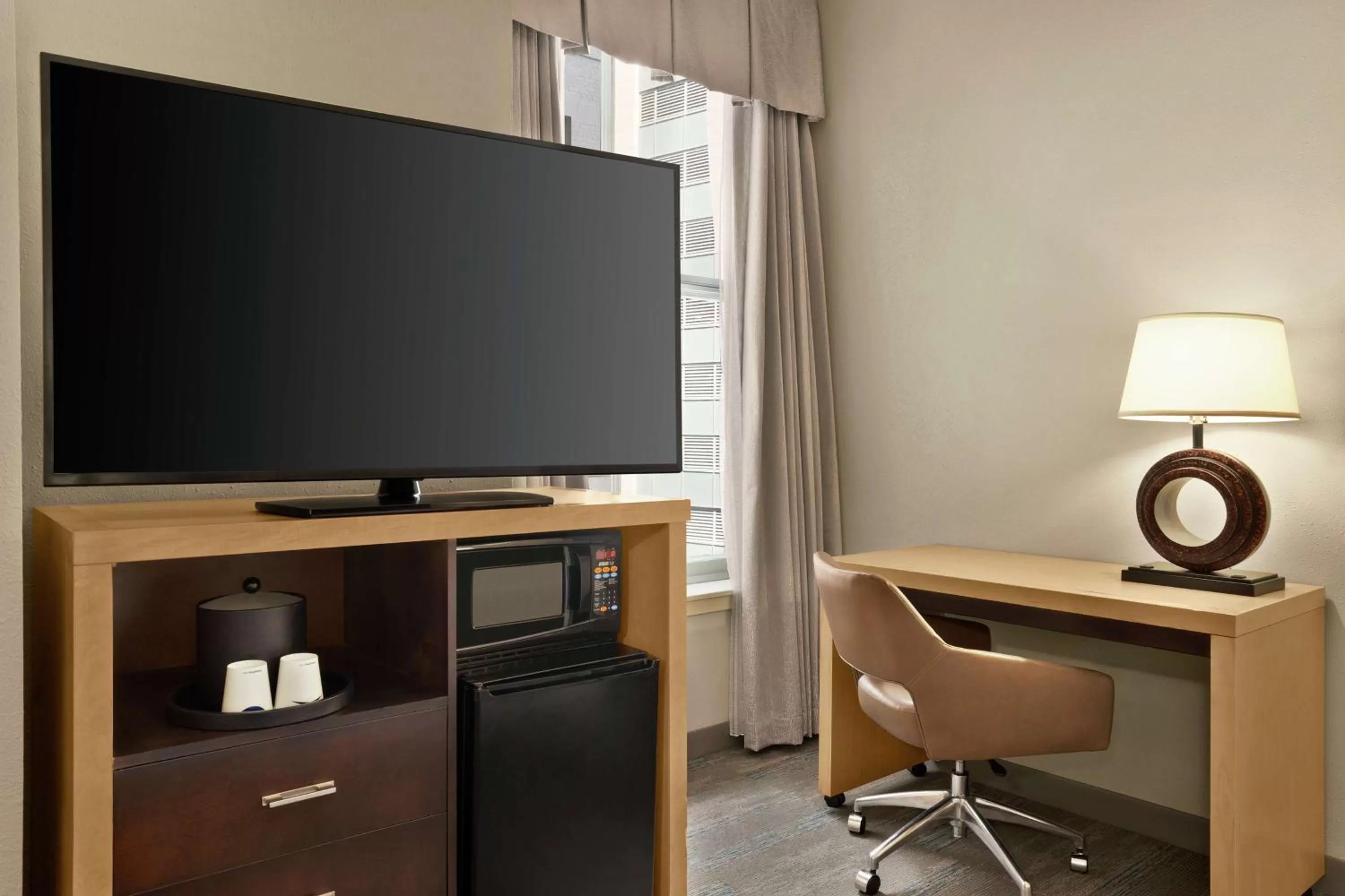 Bedroom in Hampton Inn Downtown / French Quarter Area