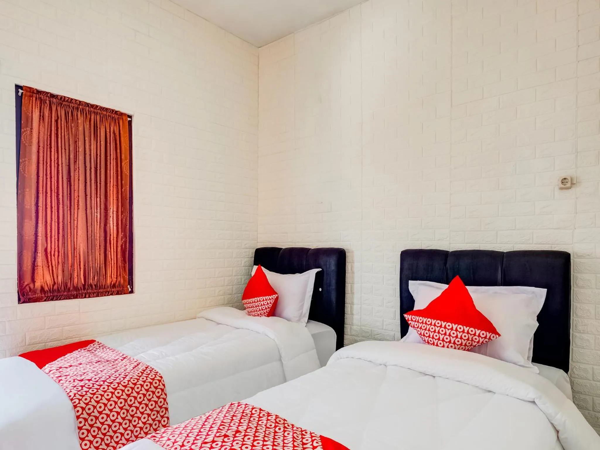 Standard Twin Room in Hotel O Graha Hsc Syariah