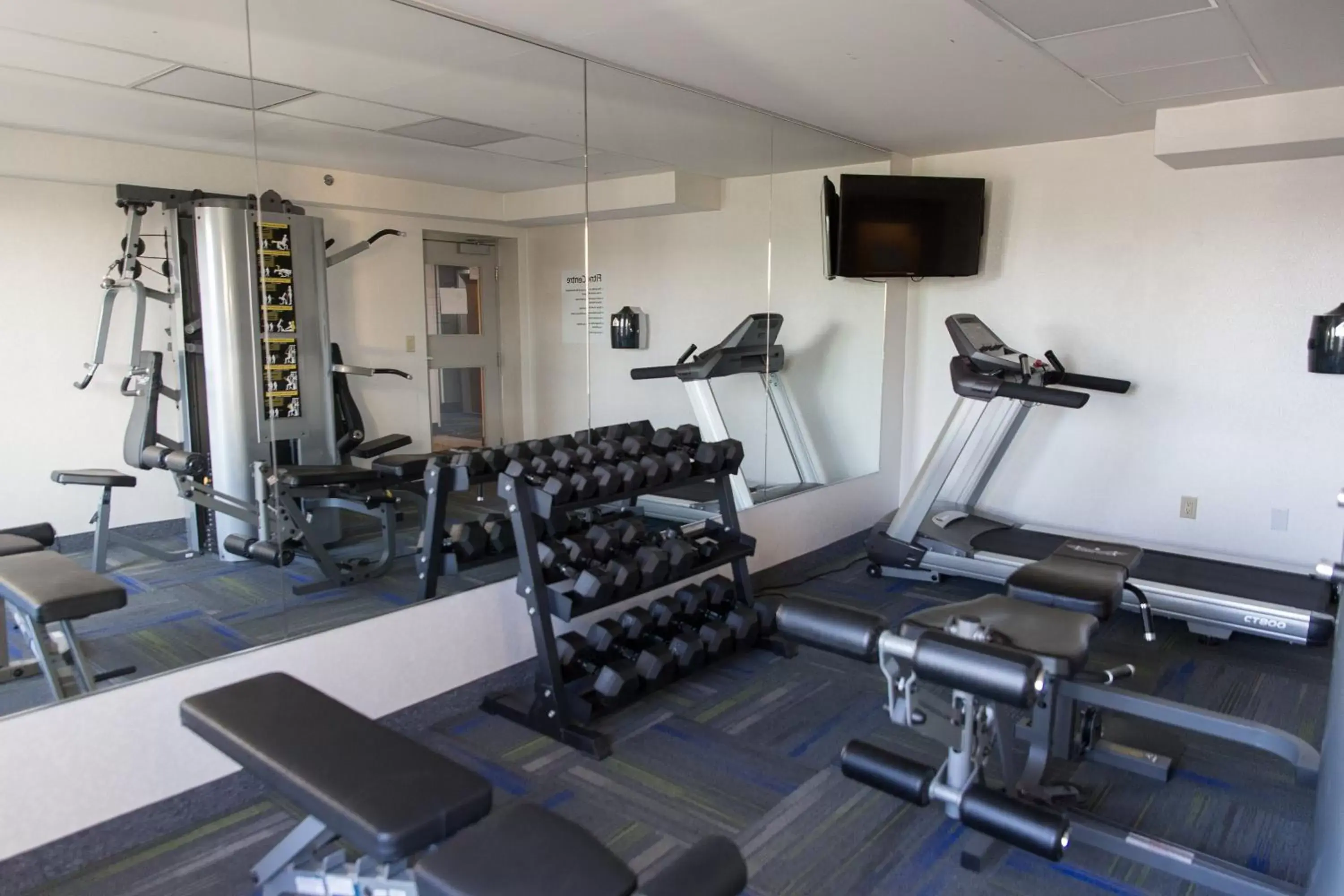 Fitness centre/facilities, Fitness Center/Facilities in Holiday Inn Express Brampton, an IHG Hotel