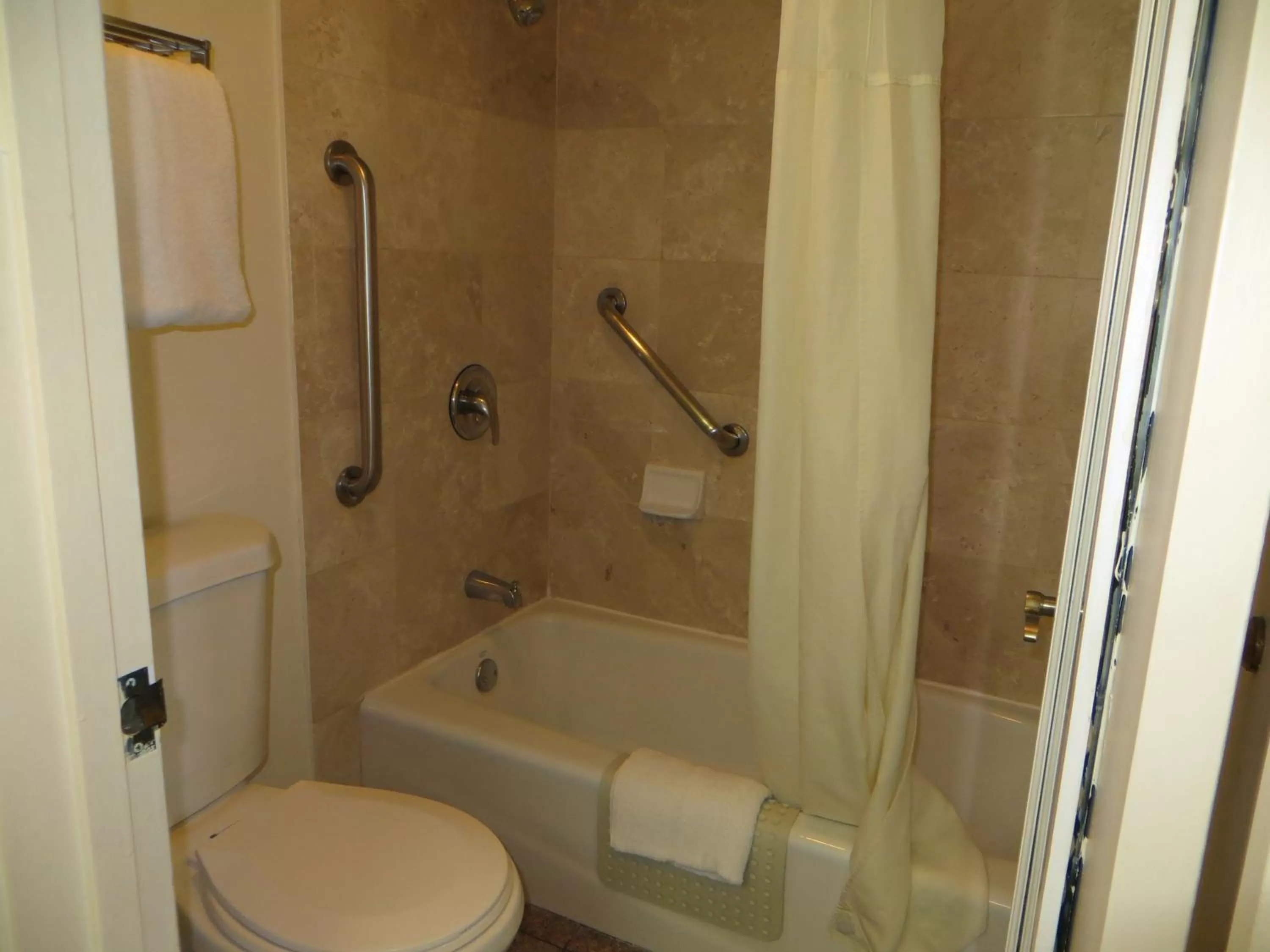 Shower in Arbor Inn Monterey