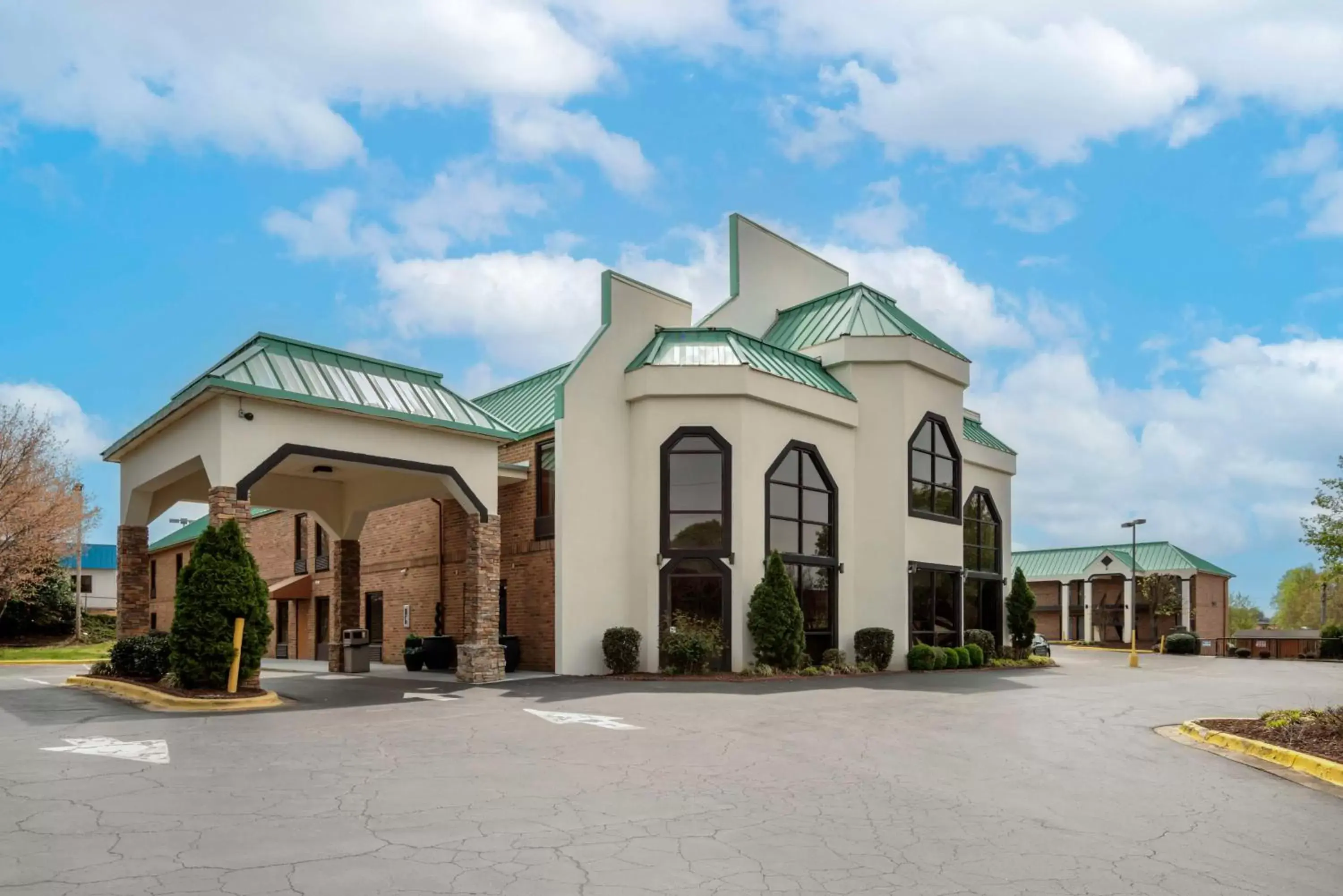 Property Building in Best Western Statesville Inn